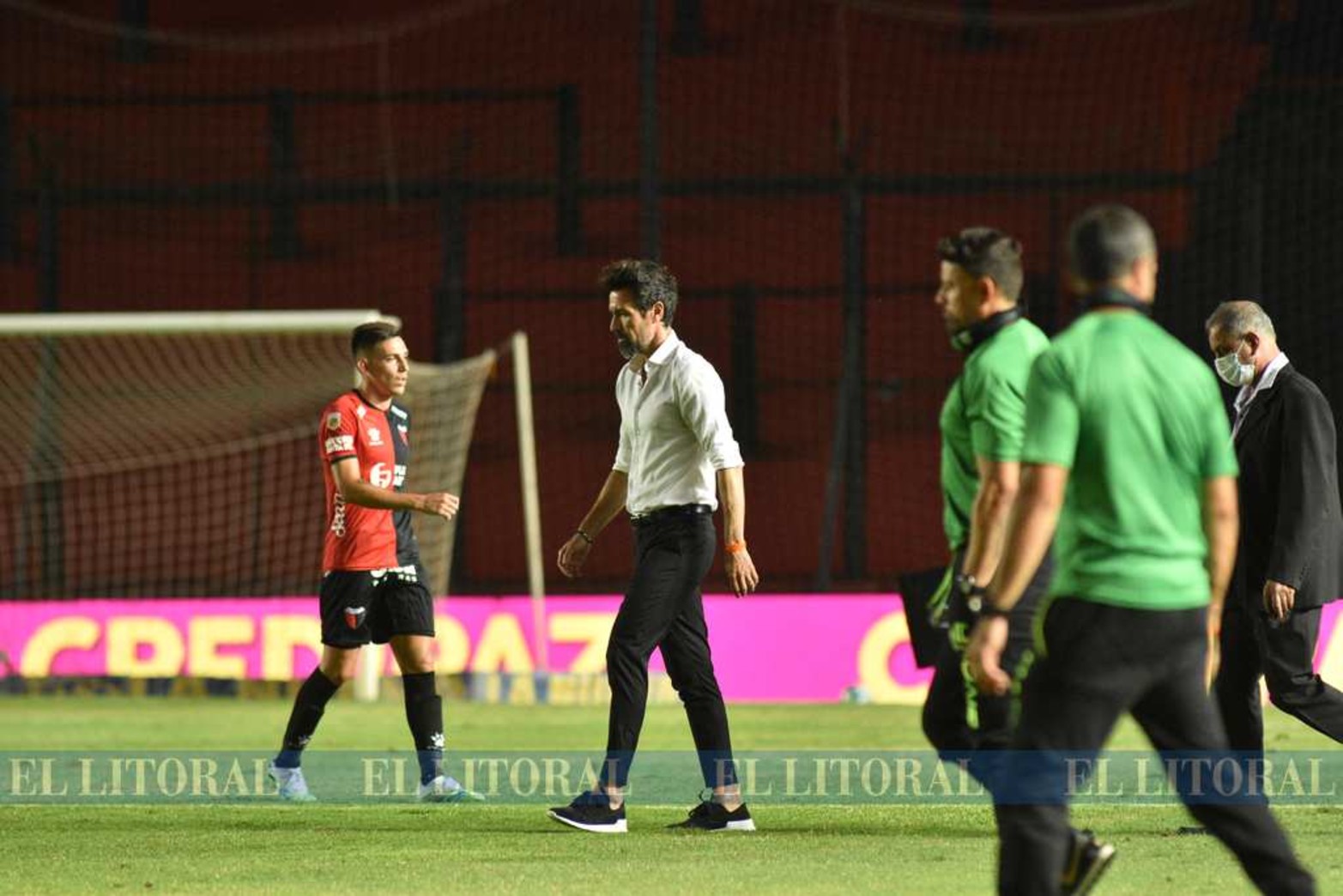Banfield le ganó a Colón y lo dejó fuera de toda chance de pelear por un lugar en la final que otorga un lugar para la Copa Libertadores.