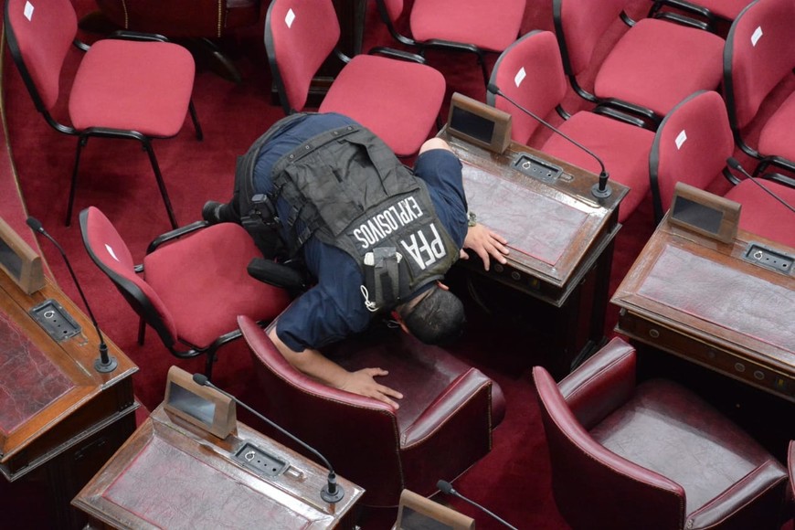 Perotti juró como gobernador en la Legislatura