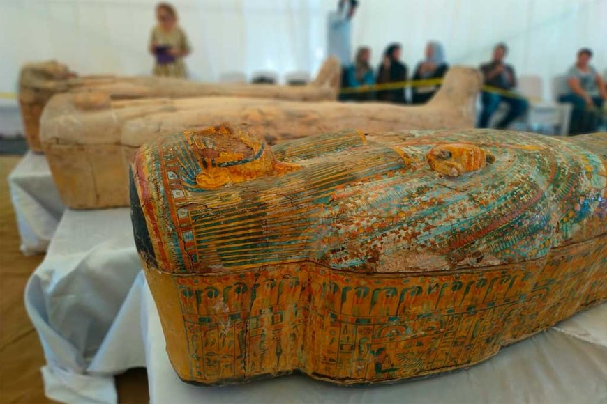 Manos santafesinas desenterraron momias egipcias de 3 mil años de antigüedad