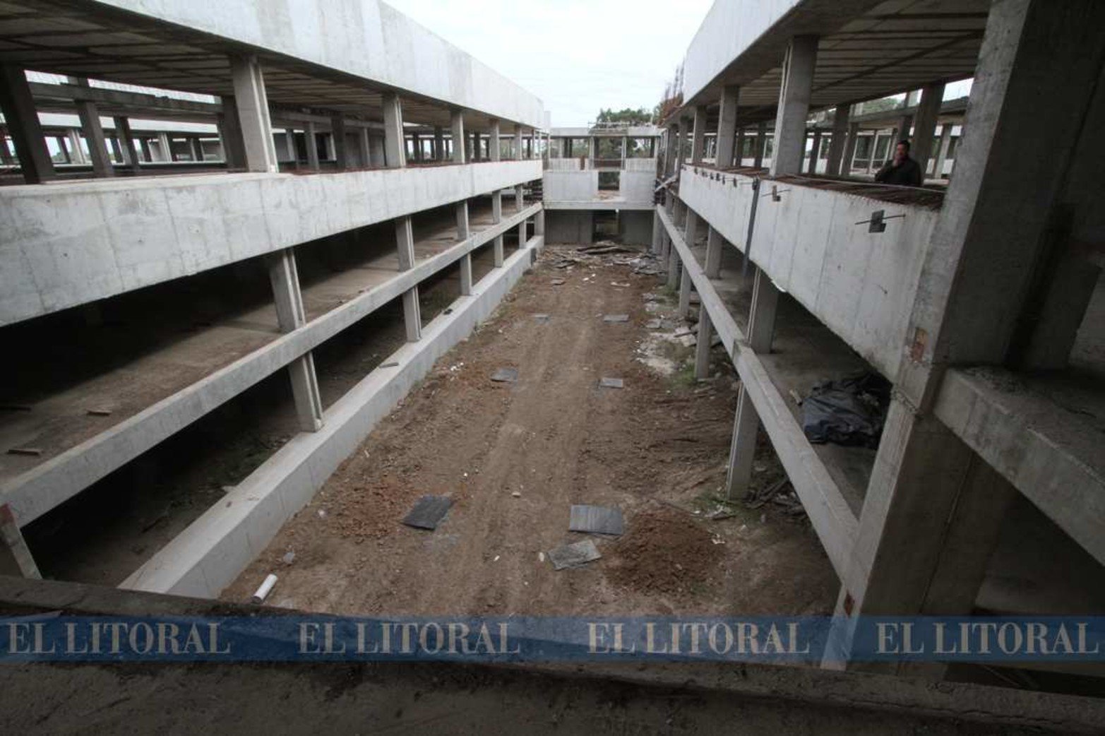 Viernes 17 de mayo de 2013. Una vista desde el tercer piso a una de los patio de luz