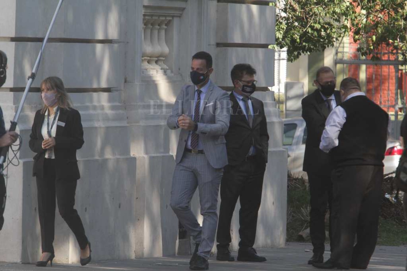 Los tres ministros que acompañaron al gobernador. Roberto Sukerman, Marcos Corach y Oscar Urruty.