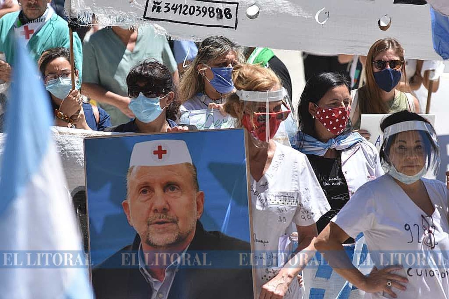 Enfermeros de toda la provincia, una vez más, reclamaron al Poder Ejecutivo que reglamente el Artículo 25 de la ley 12.501 que los reconoce como "personal de alto riesgo".