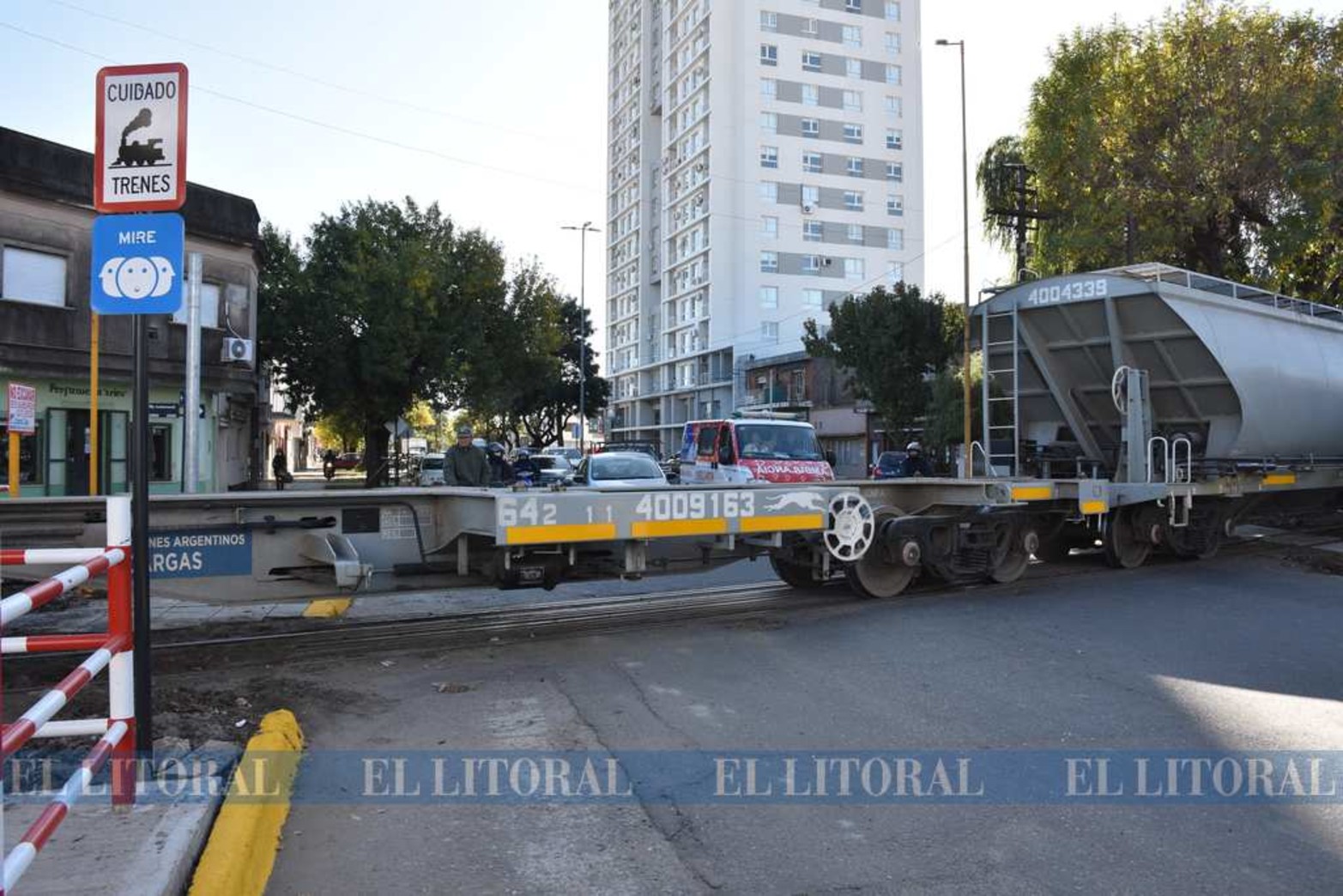 Obra sobre la intersección de calle 25 de mayo.