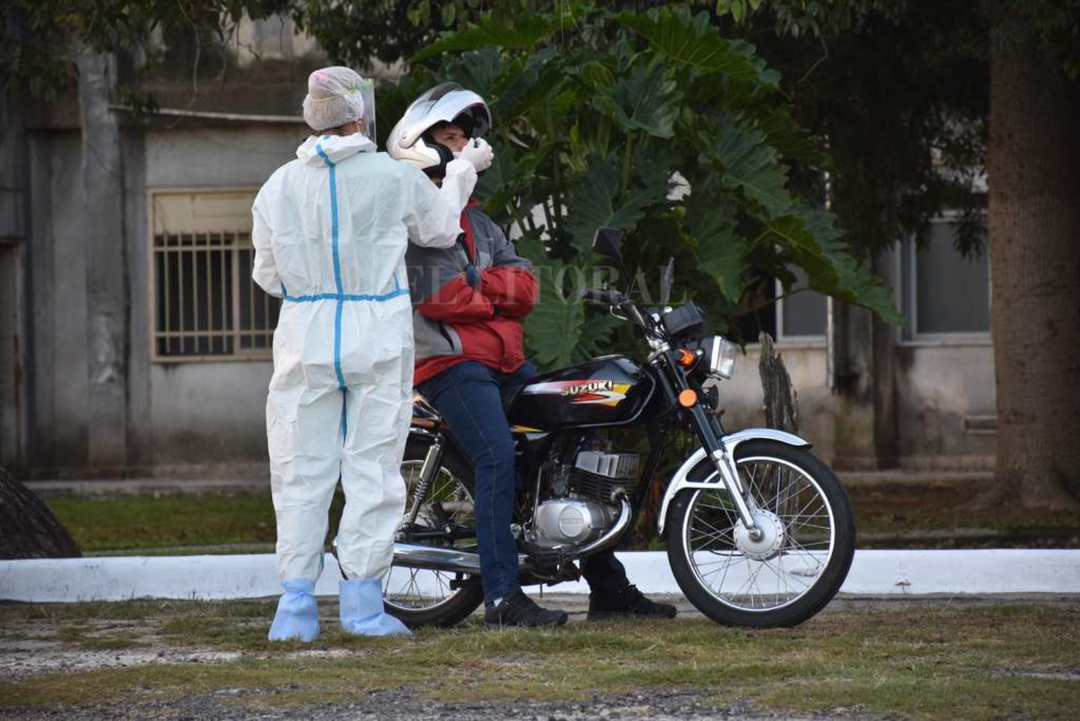 La ciudad de Santa Fe tiene un nuevo lugar para realizar hisopado: El viejo hospital Iturraspe. Con turno previo se ingresa por Perón al 3400 y se sale por calle Obispo Gelabert.