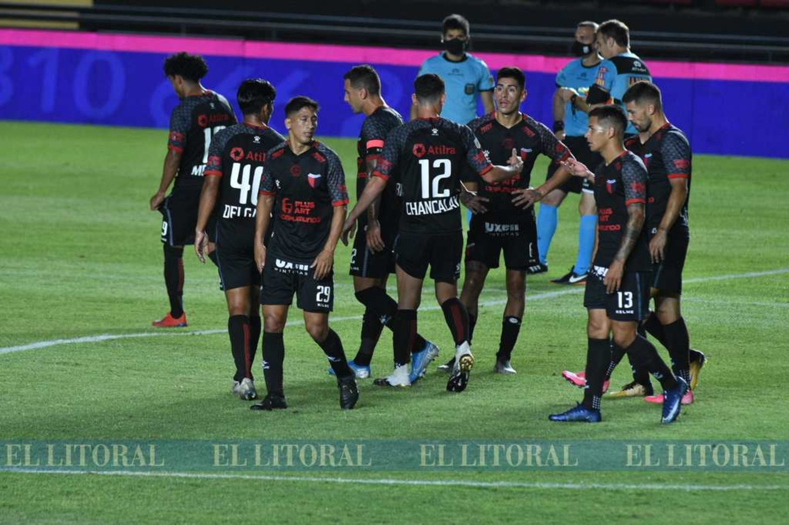 Escenas del encuentro entre Colón y Central Córdoba de Santiago del Estero.