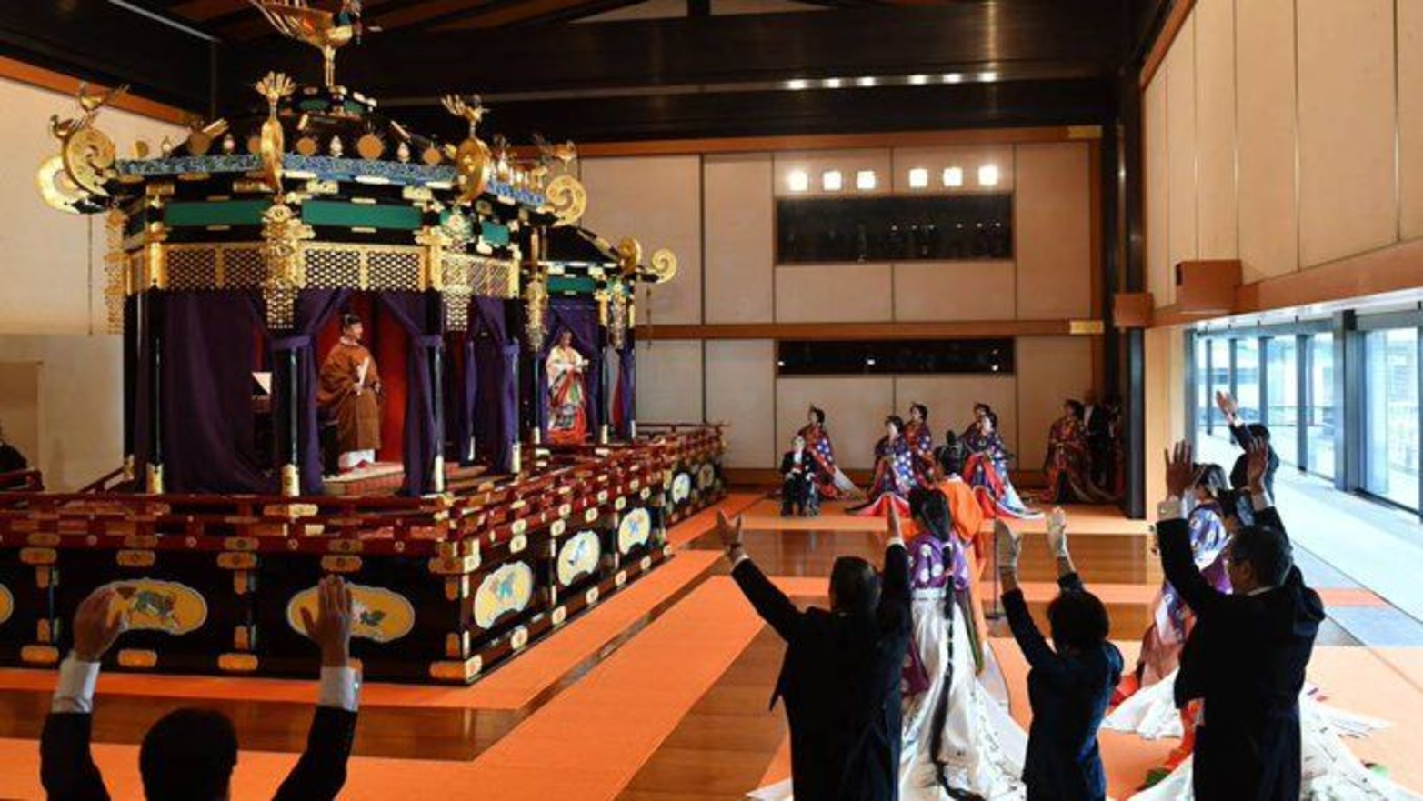 Entronización de los emperadores