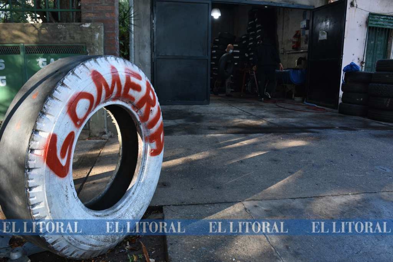 Las gomerías tardaron en ser habilitadas. Para los exceptuados fue una complicación no tener ese servicio.