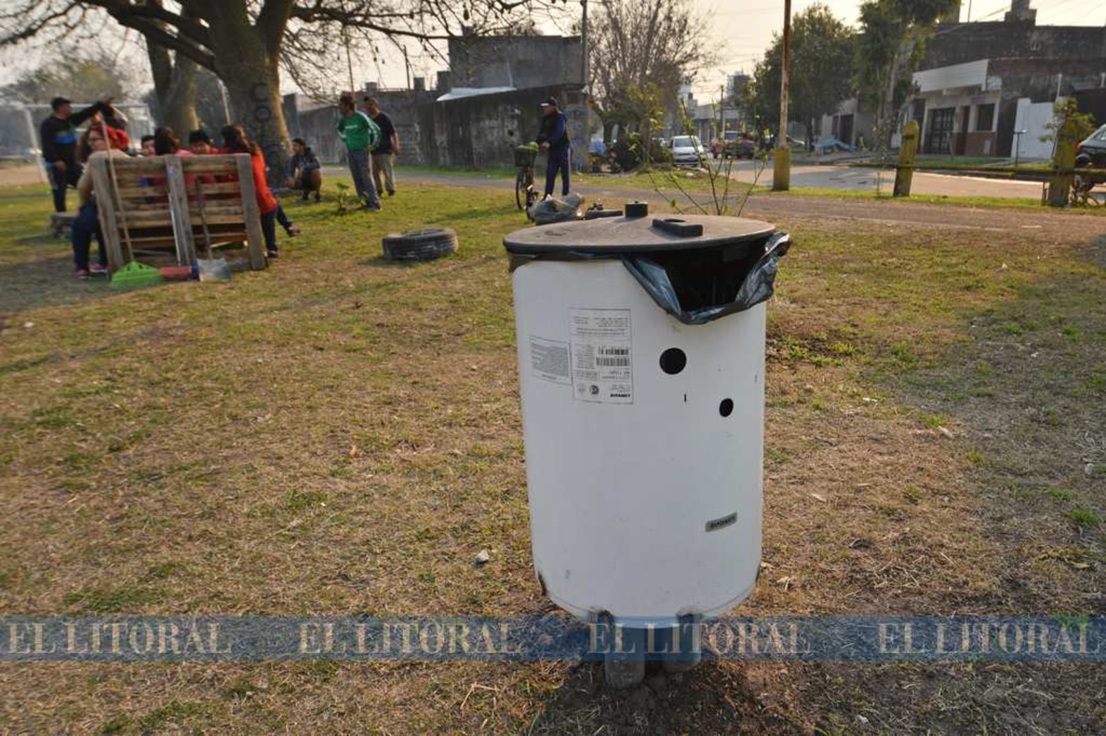 Lugar de encuentro. Donde había un basural, ahora hay un espacio de esparcimiento en común. Con la fuerza de la solidaridad entre los vecinos lograron cambiar el aspecto del lugar. Güemes y Luciano Torrent.