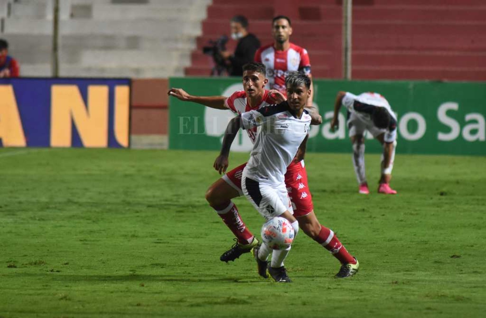 Unión empató 0 a 0 con Independiente y sus chances de clasificar se complican.
