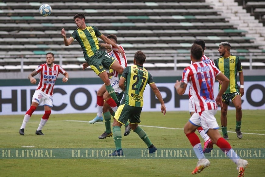 Unión ganó en Mar del Plata y sigue con chances