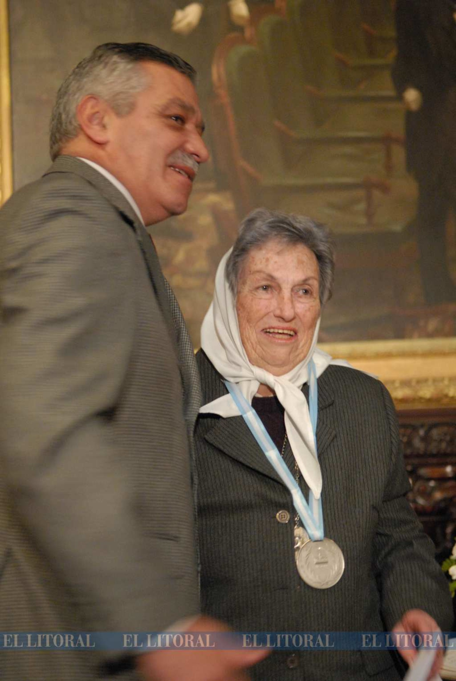 22 de agosto de 2008. El Congreso de la Nación distinguió a la docente y Madre de Plaza de Mayo, Celina Zeigner de Kofman en el marco del "Día de los Mayores Notables Argentinos". En reconocimiento estuvo en manos del diputado nacional santafesino Miguel Barrio.