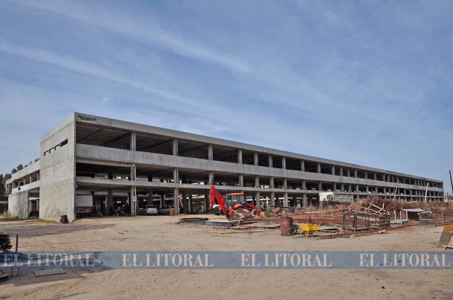 Miércoles 1º de agosto de 2012. Lo que se denomina el esqueleto de la obra.