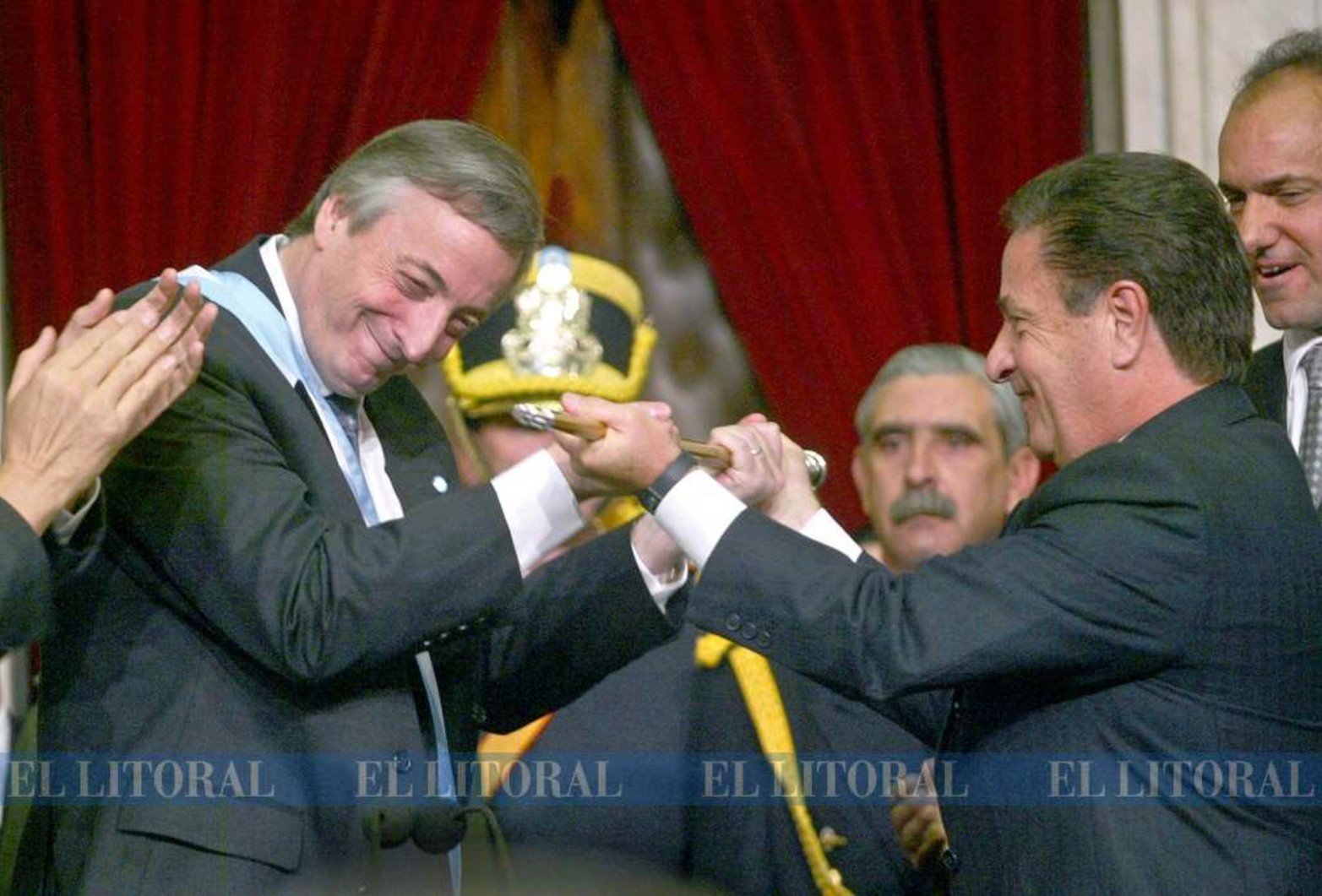 Asunción el 25 de mayo de 2003.