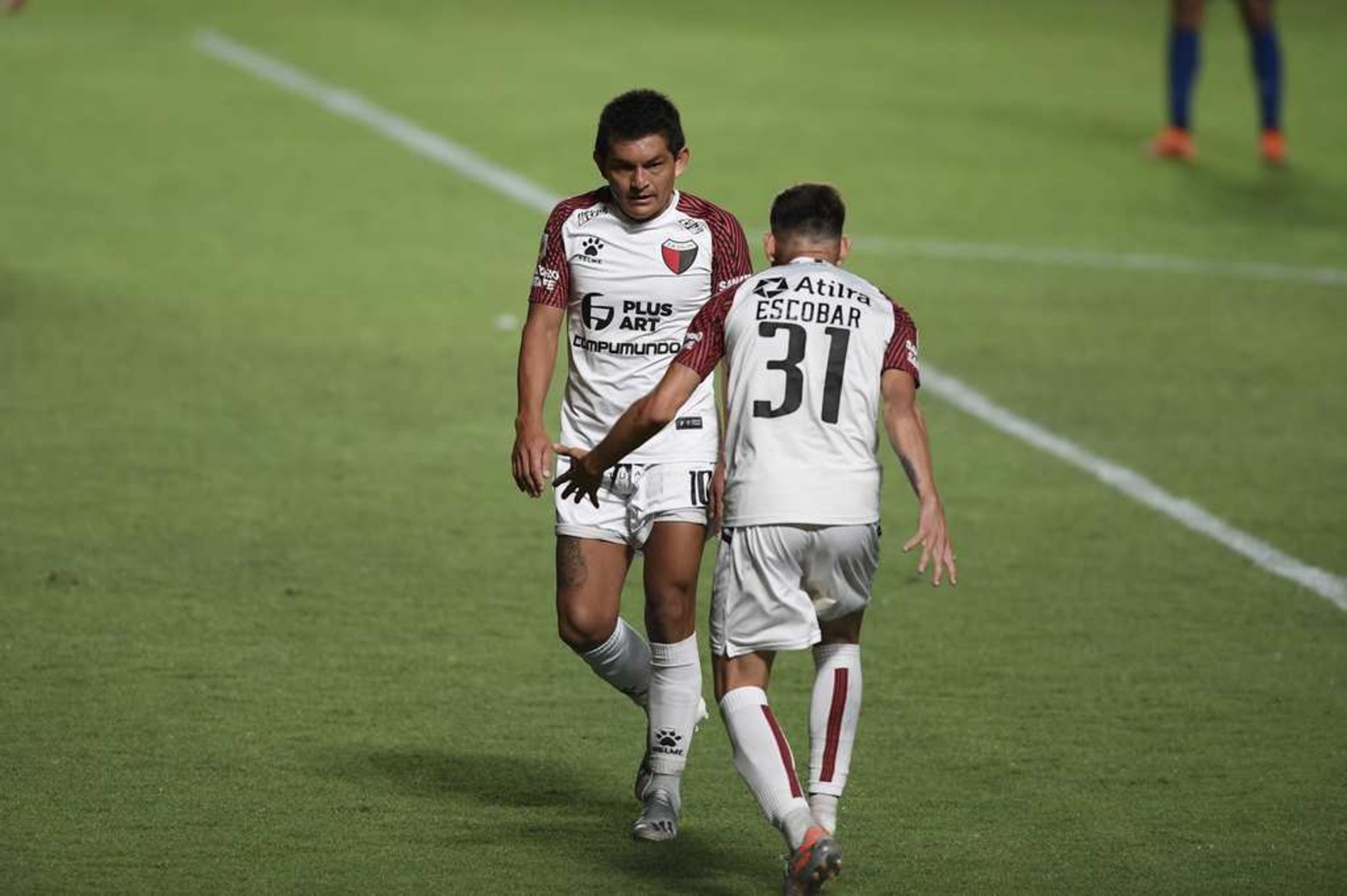 El festejo de Rodríguez con Escobar.