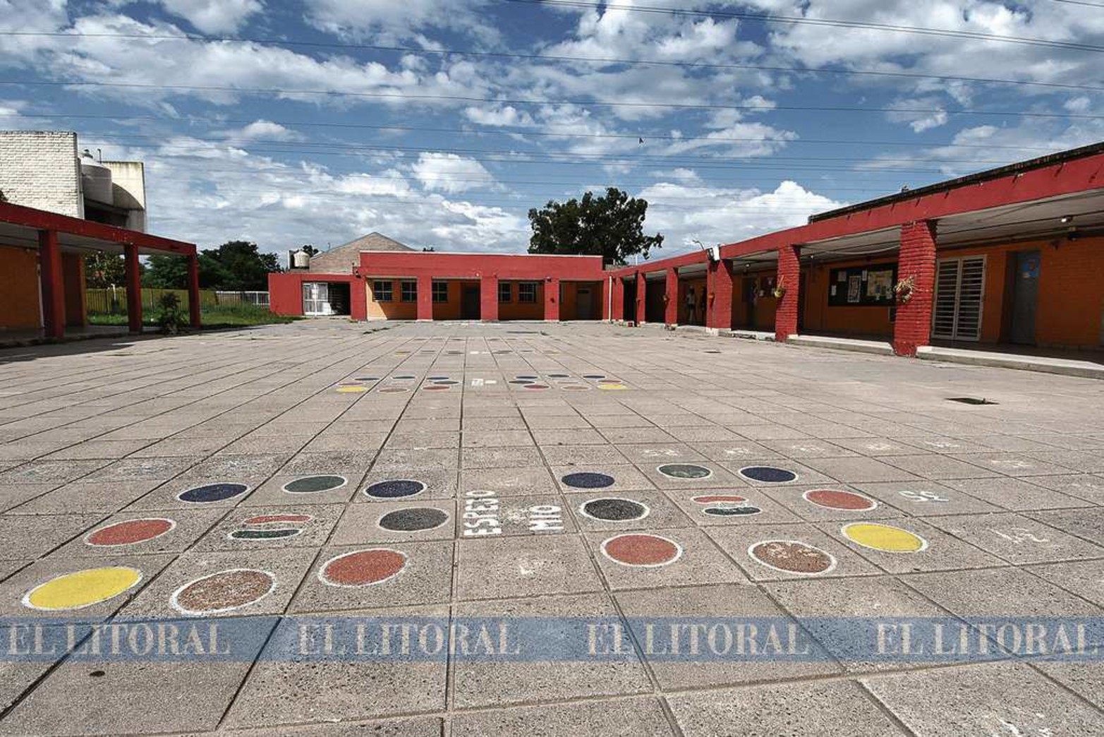 La deuda con educación. Aulas vacías, escuelas desiertas. Sin lograr un prótocolo la educación no pudo volver.