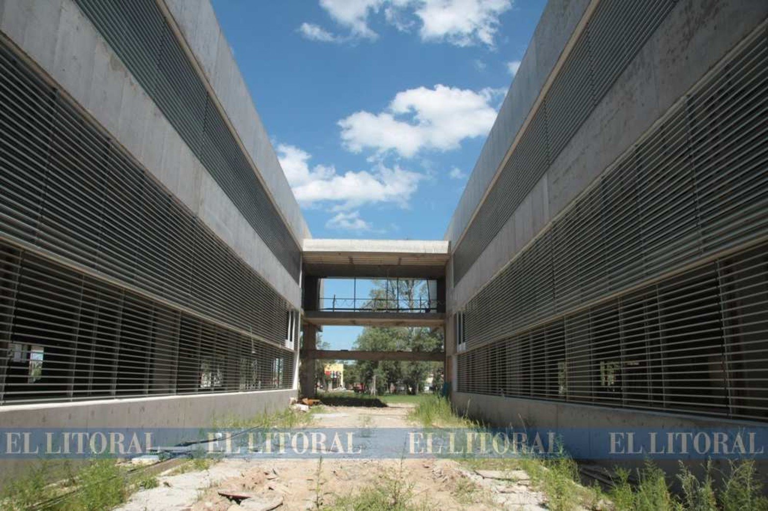 16 de enero de 2015. El cerramiento exterior ya esta casi terminado