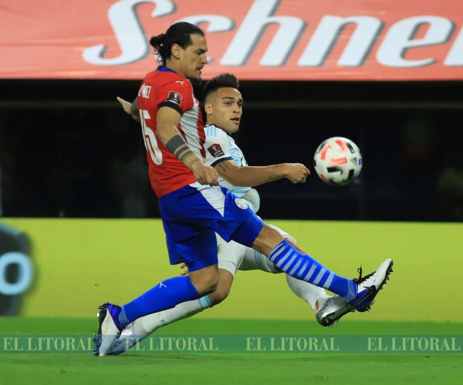 El disparo de Lautaro Martínez terminó como una de las jugadas de peligro.