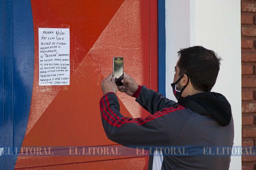 Homenaje a "Trinche" Carlovich en Central Córdoba de Rosario
