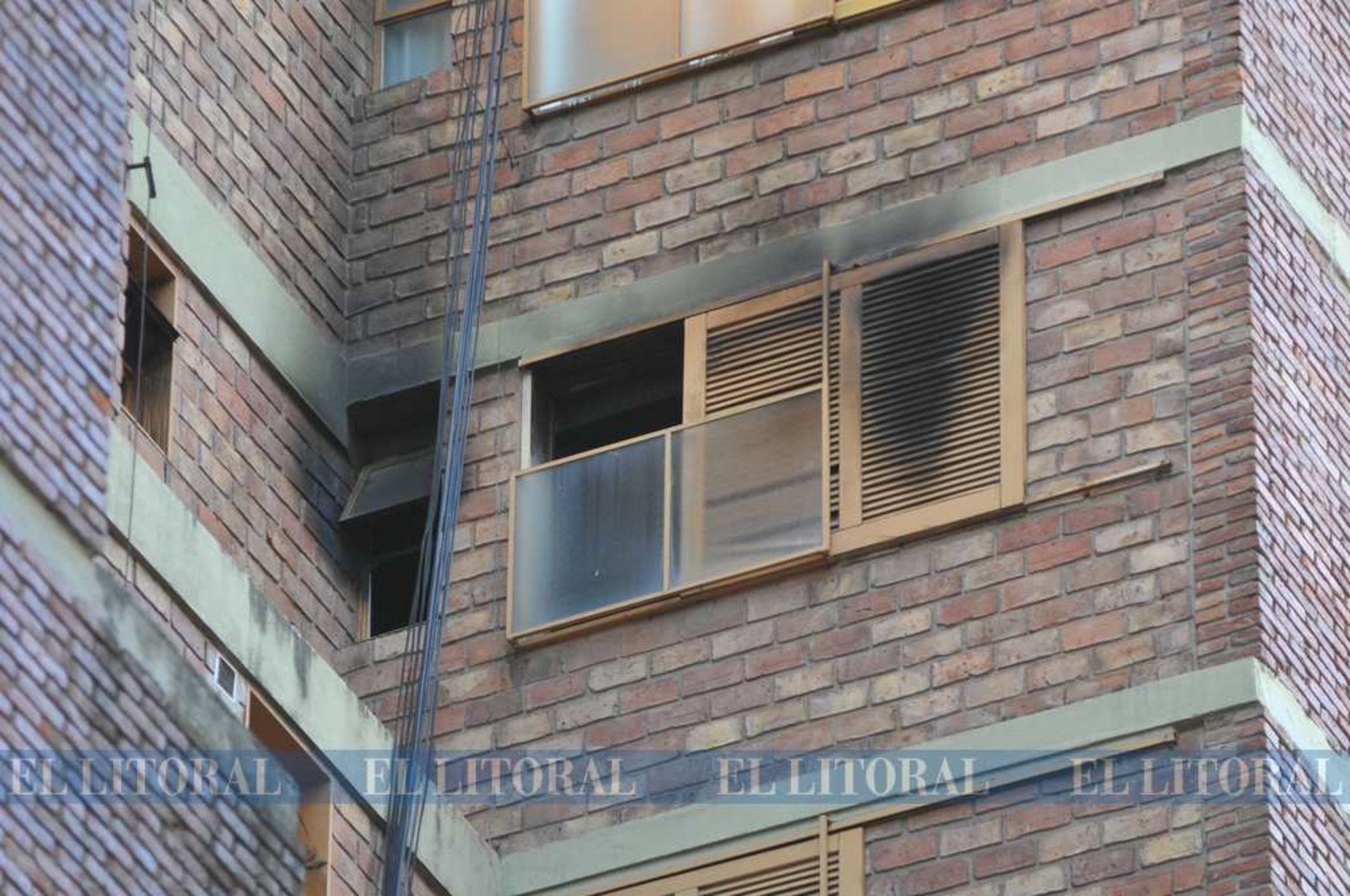 Incendio en un edificio de calle Suipacha con consecuencias fatales para su octogenaria ocupante .