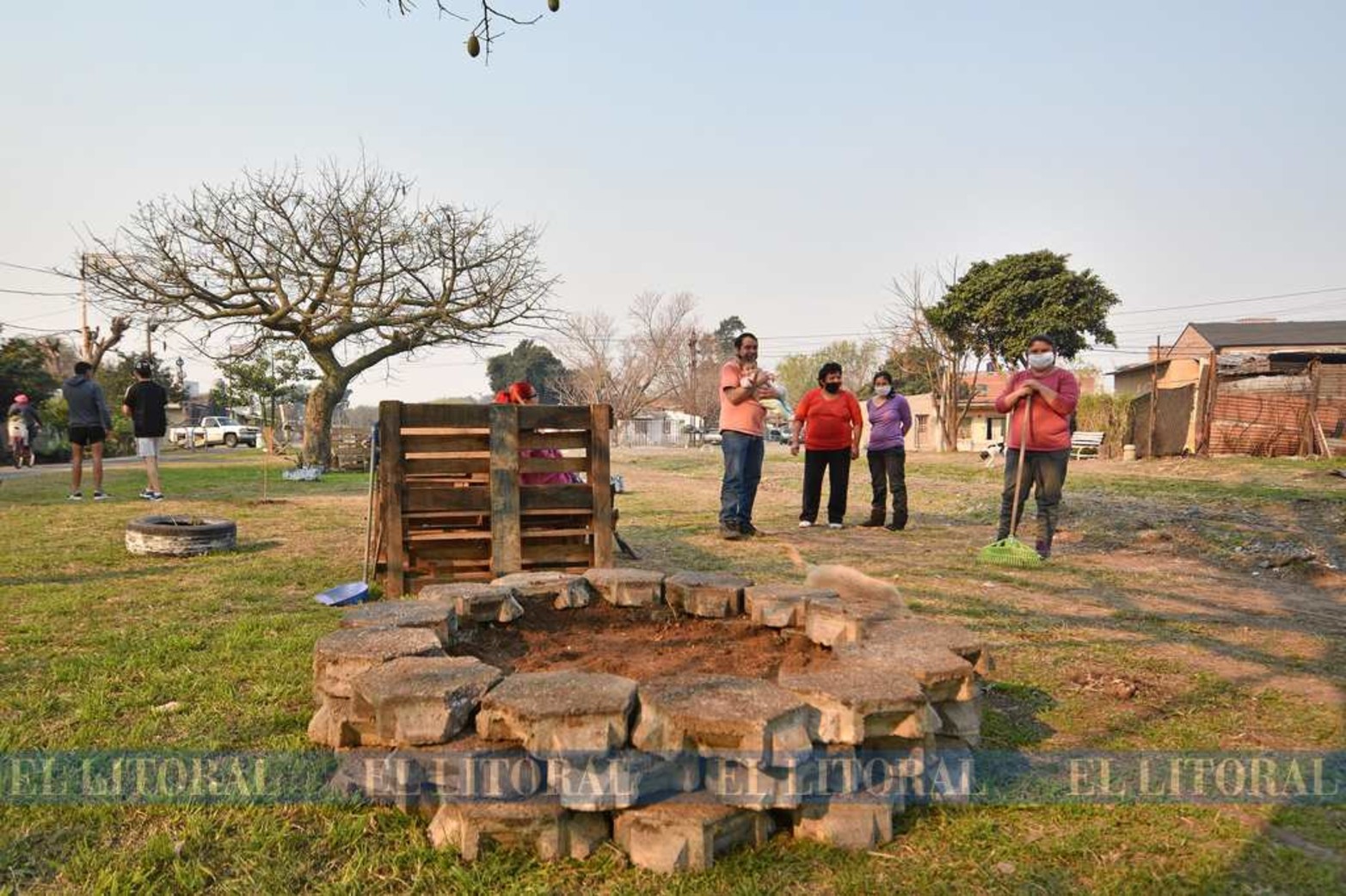 Lugar de encuentro. Donde había un basural, ahora hay un espacio de esparcimiento en común. Con la fuerza de la solidaridad entre los vecinos lograron cambiar el aspecto del lugar. Güemes y Luciano Torrent.