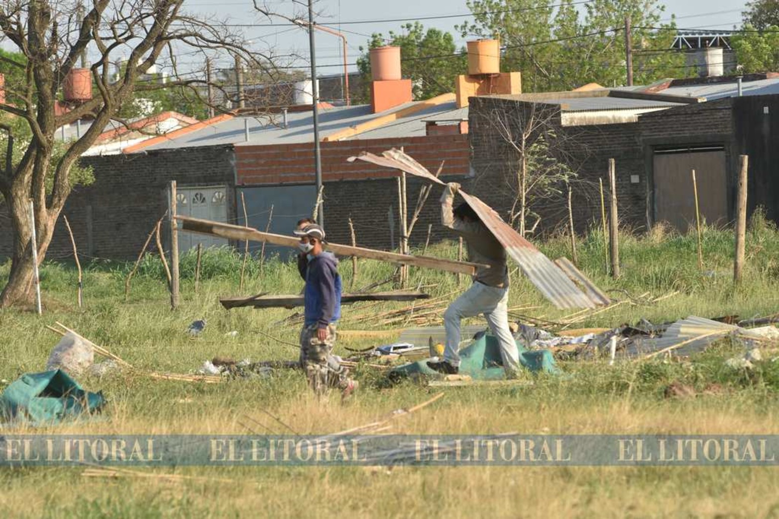 En febrero comenzó el asentamiento en tres manzanas. Una pudo ser desalojada los primeros días. Las otras en el día de hoy.