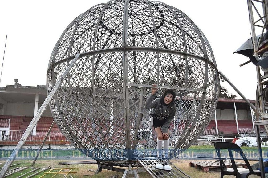 Once integrantes de un circo varados en La Rural por la cuarentena