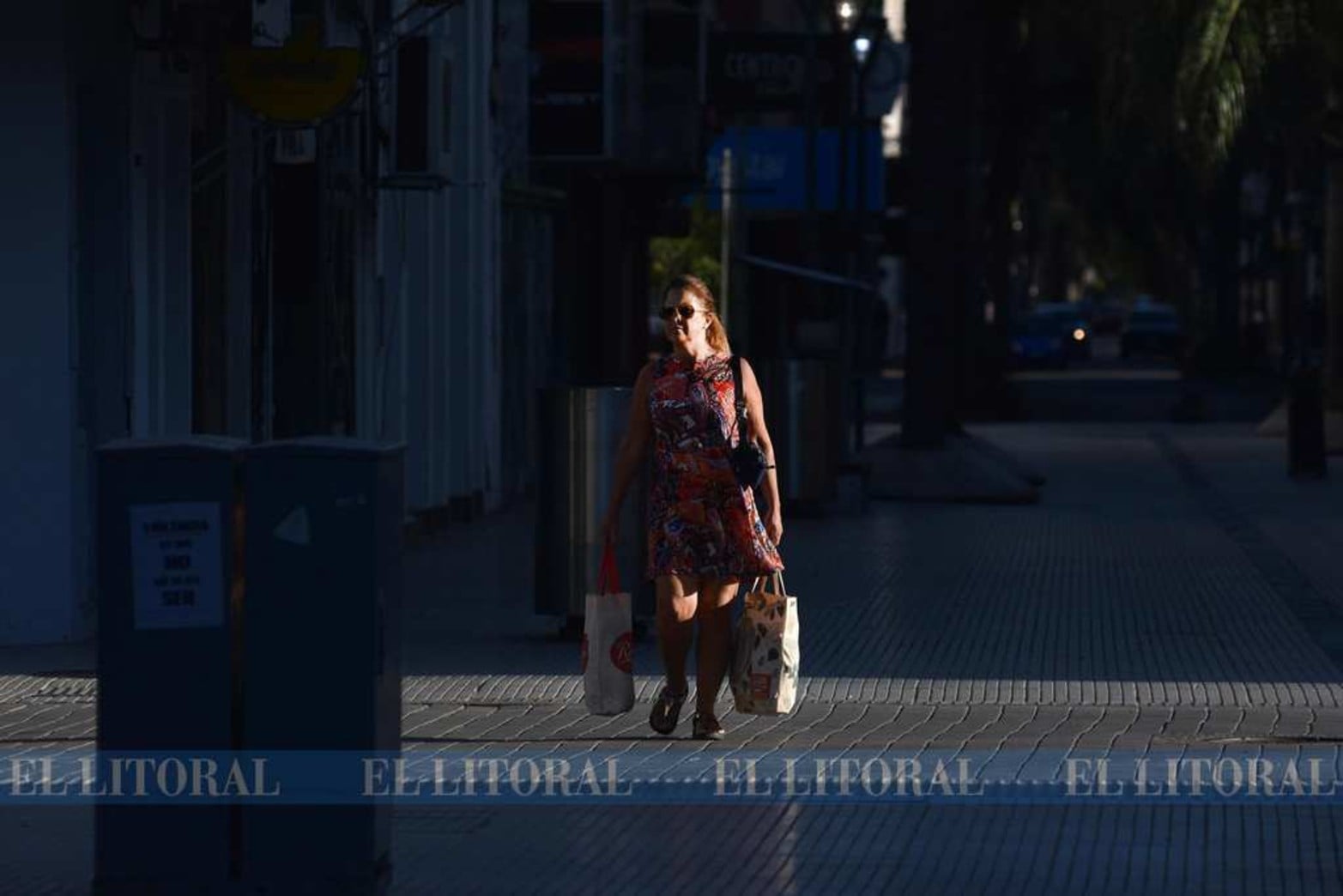 Luces y sombras. Una postal mas de las miles que aparecen en este histórico momento.