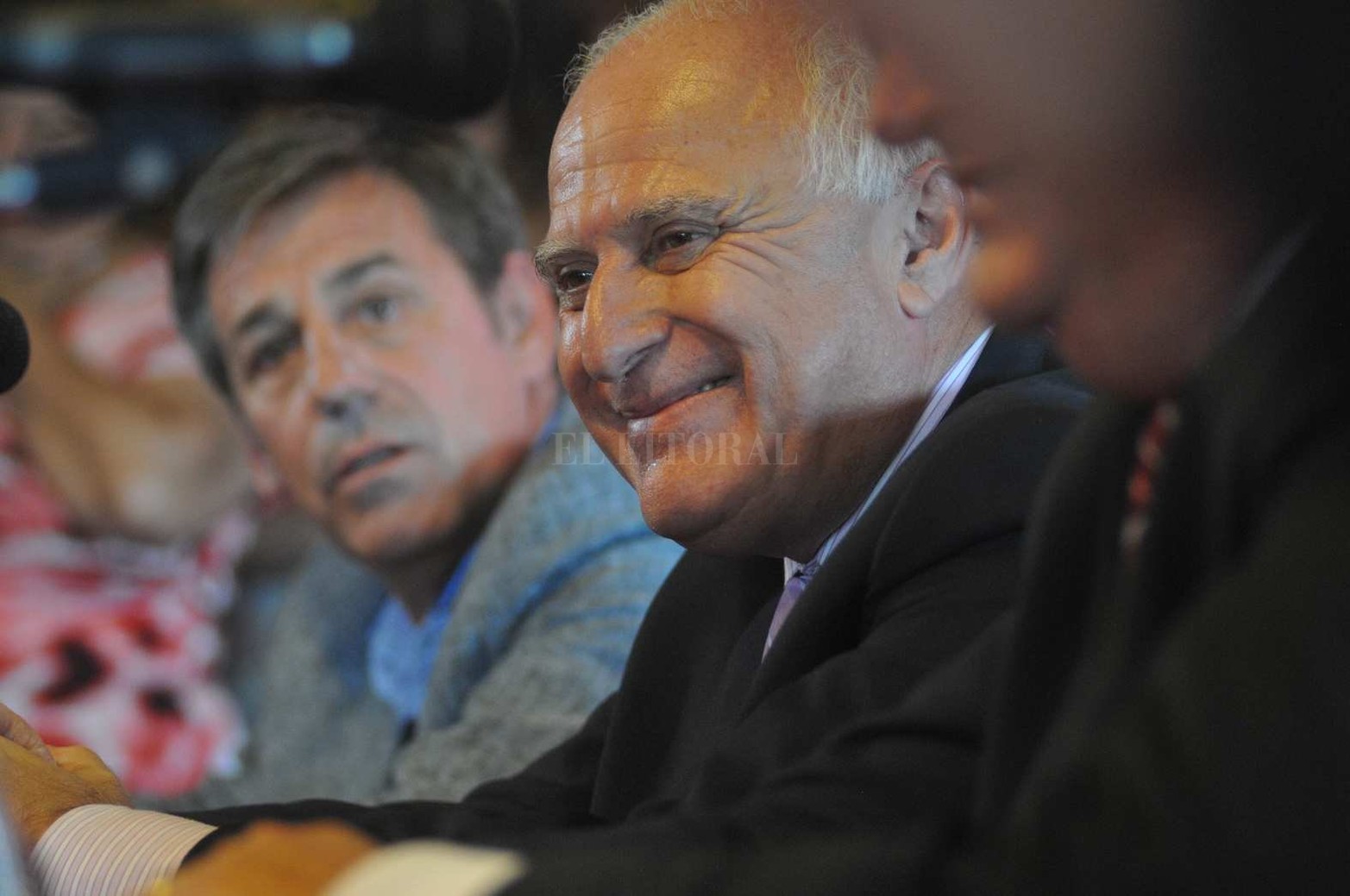 12 de febrero de 2015. El Frente Cívico y Social Socialismo presentó el candidato a senador Emilio Jatón y a intendente Pablo Farias previa a las elecciones Paso.