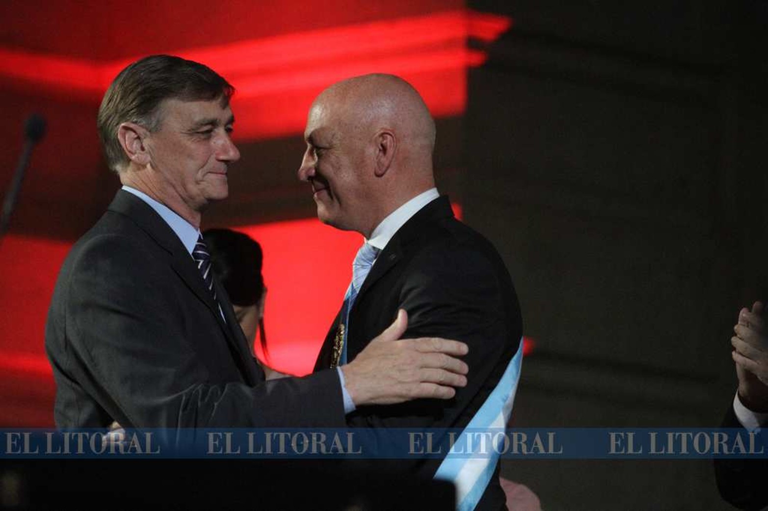 Con el traspaso, Binner aseguró la continuidad del gobierno frentista en la provincia con su amigo, colega y mano derecha, Antonio Bonfatti.