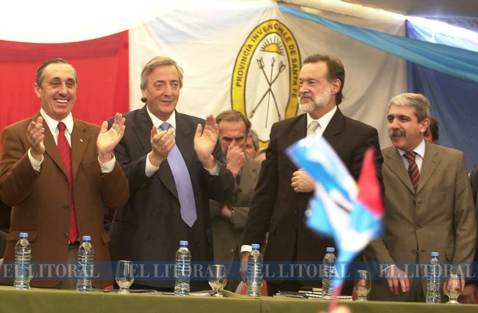 En marzo de 2007, Néstor Kirchner llegó y anunció el puente Santa Fe - Santo Tomé.