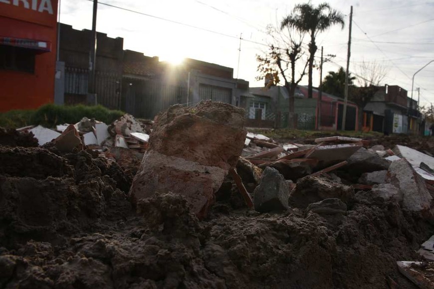 Desagüe Espora: vecinos tienen que arreglar la calle