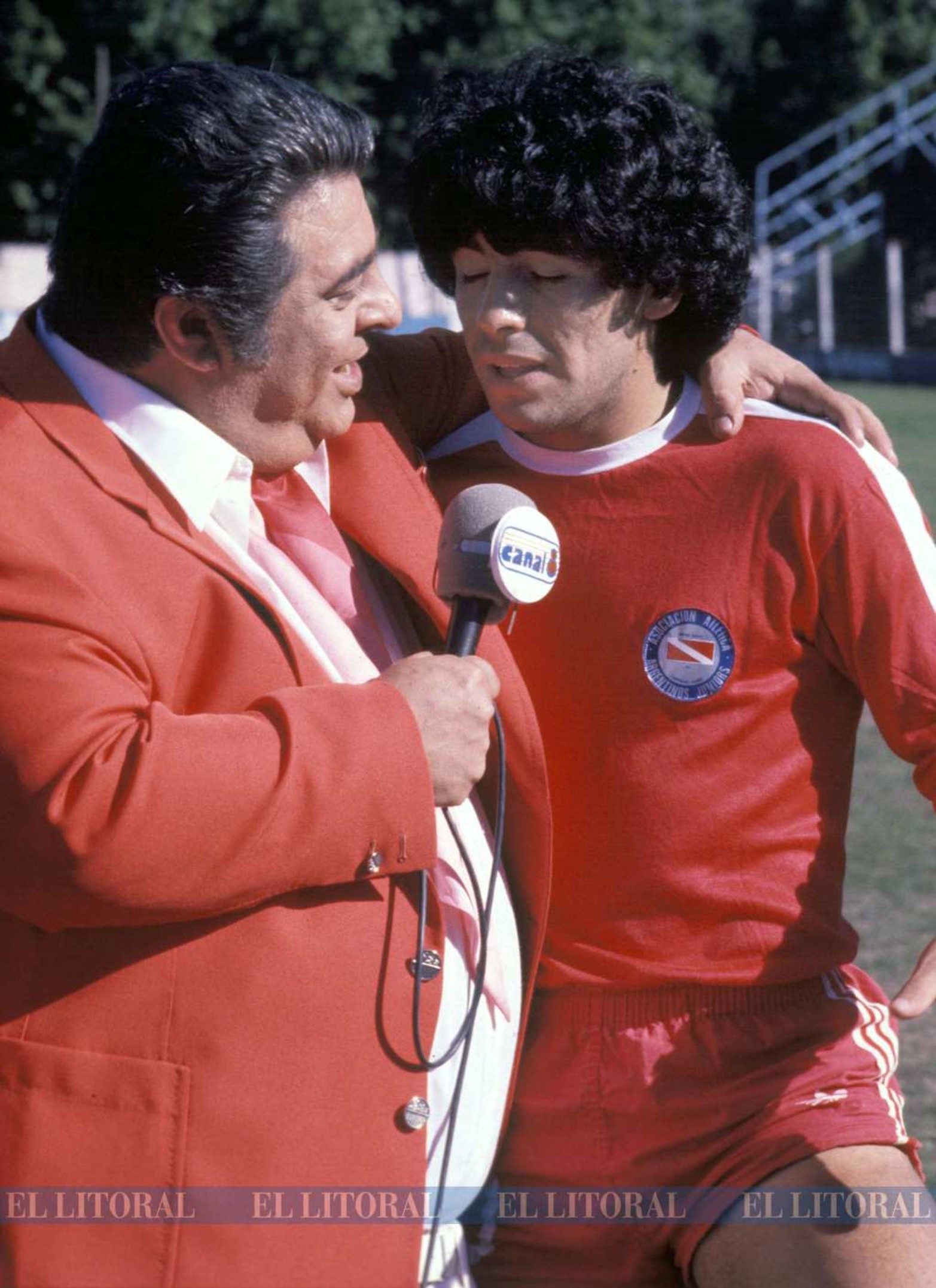 Con Carlos Porcel y con la casaca de Argentinos Junior.