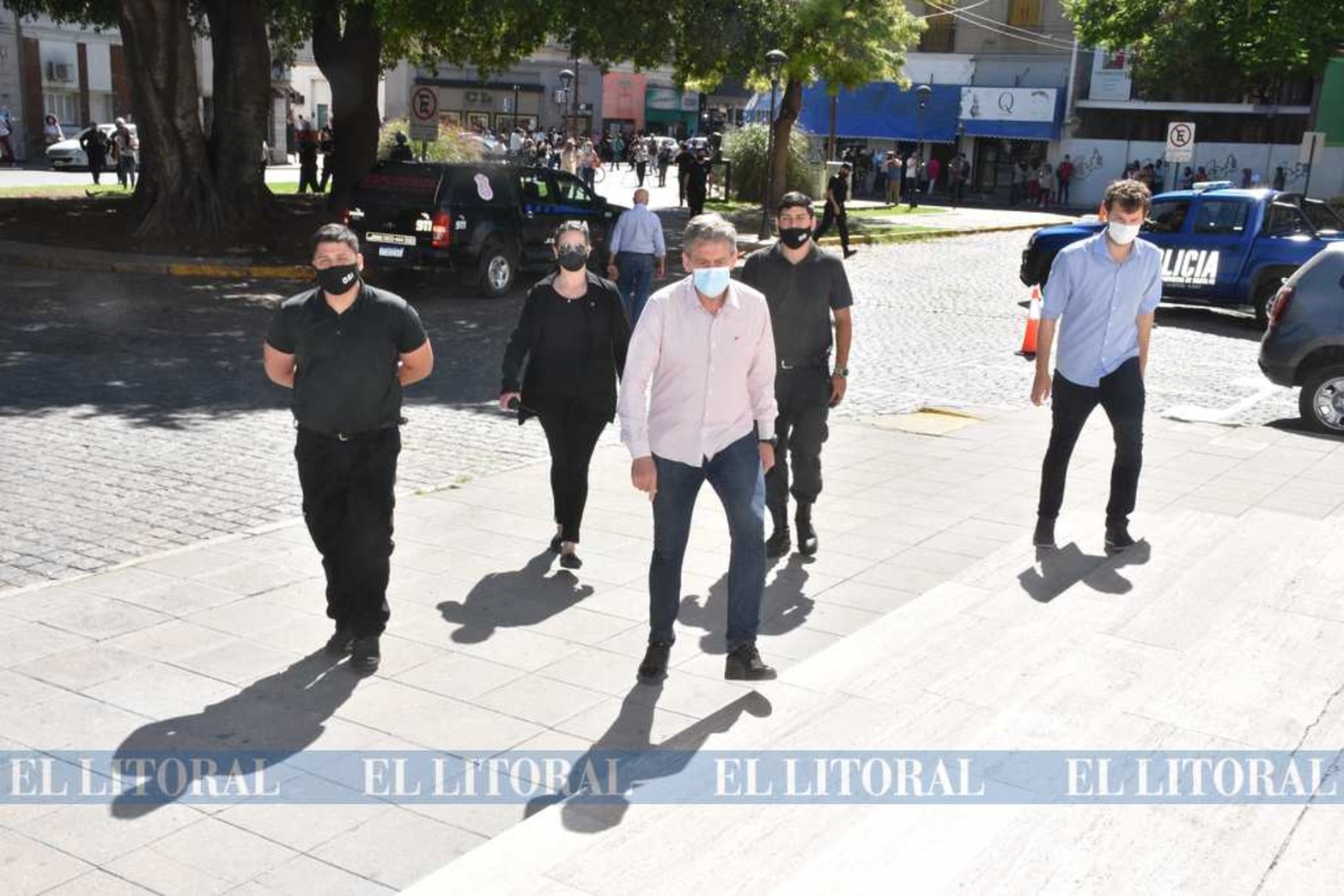 Un llamado al teléfono de emergencia 911 se advirtió que había una bomba en uno de los baños.