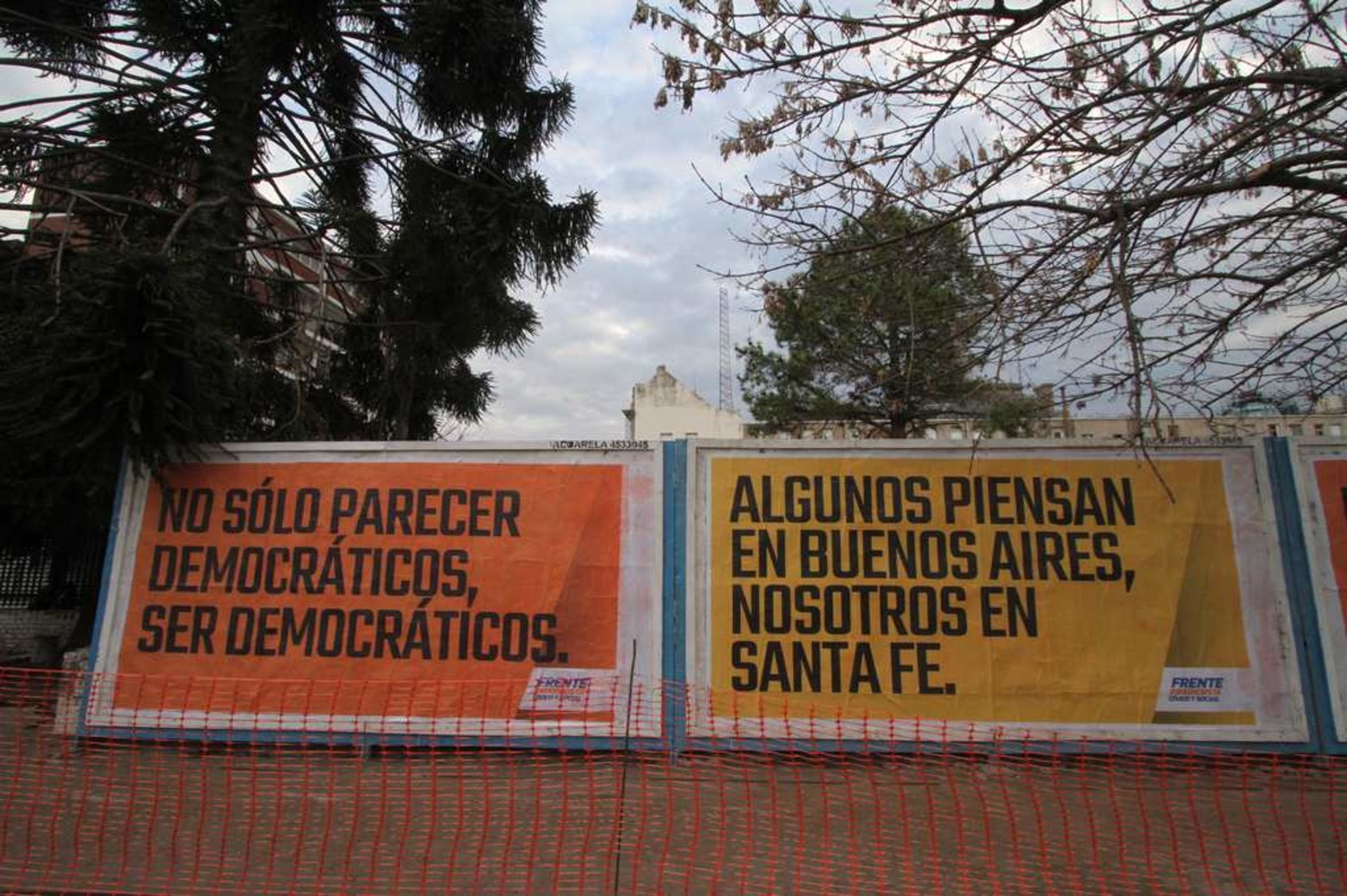 Año 2017. Afiche de publicidad para las elecciones Paso.