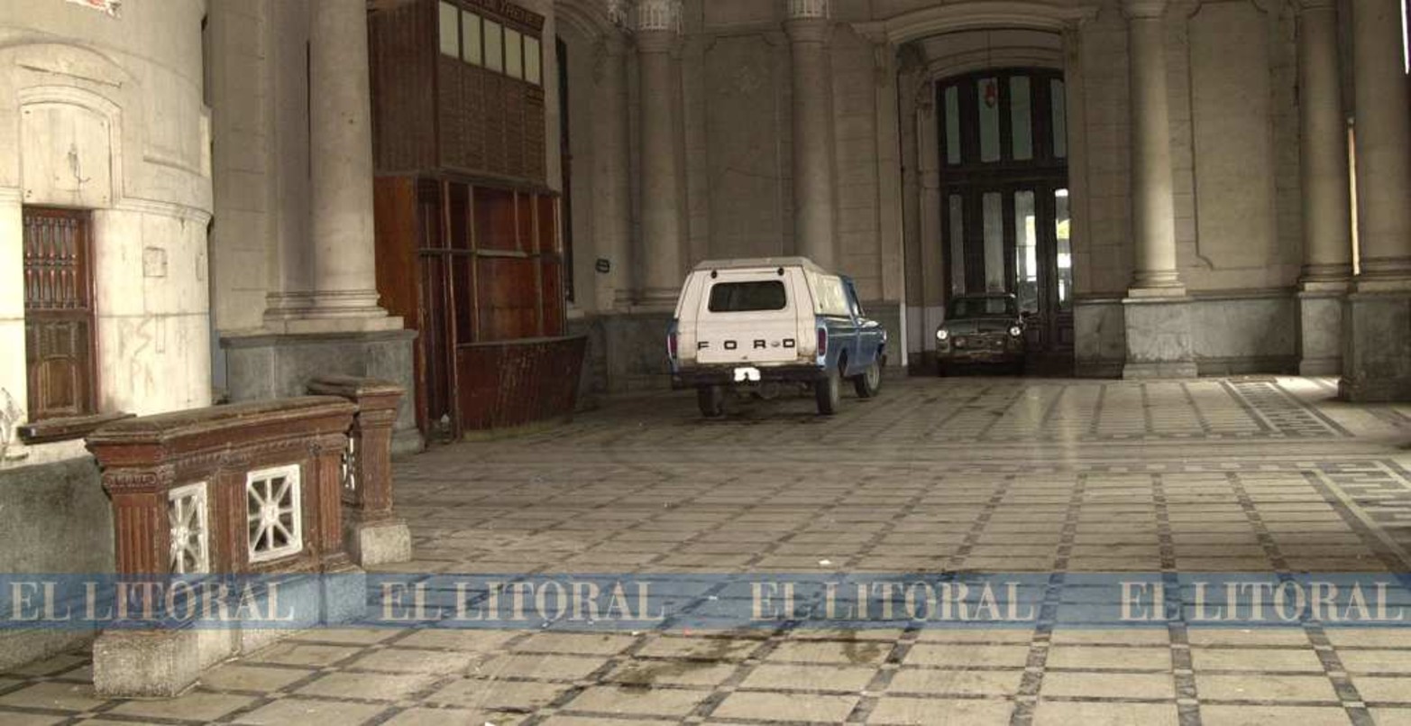 Hall cochera. En enero de 1999.