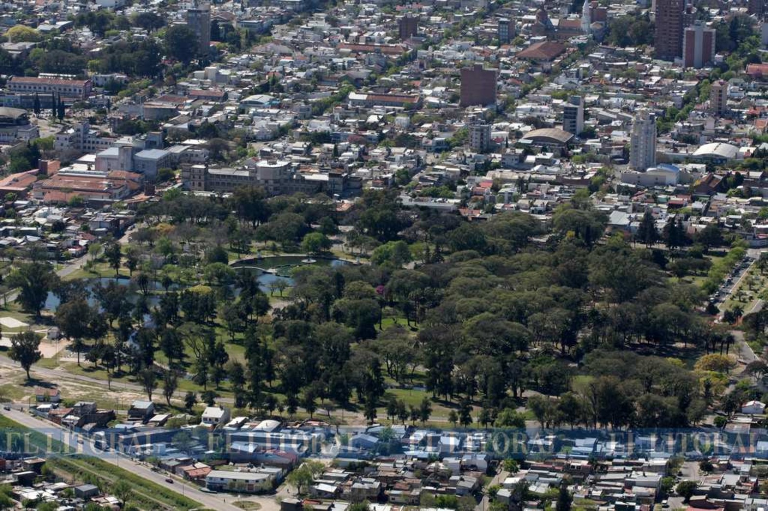 El pulmón verde del Parque Garay.