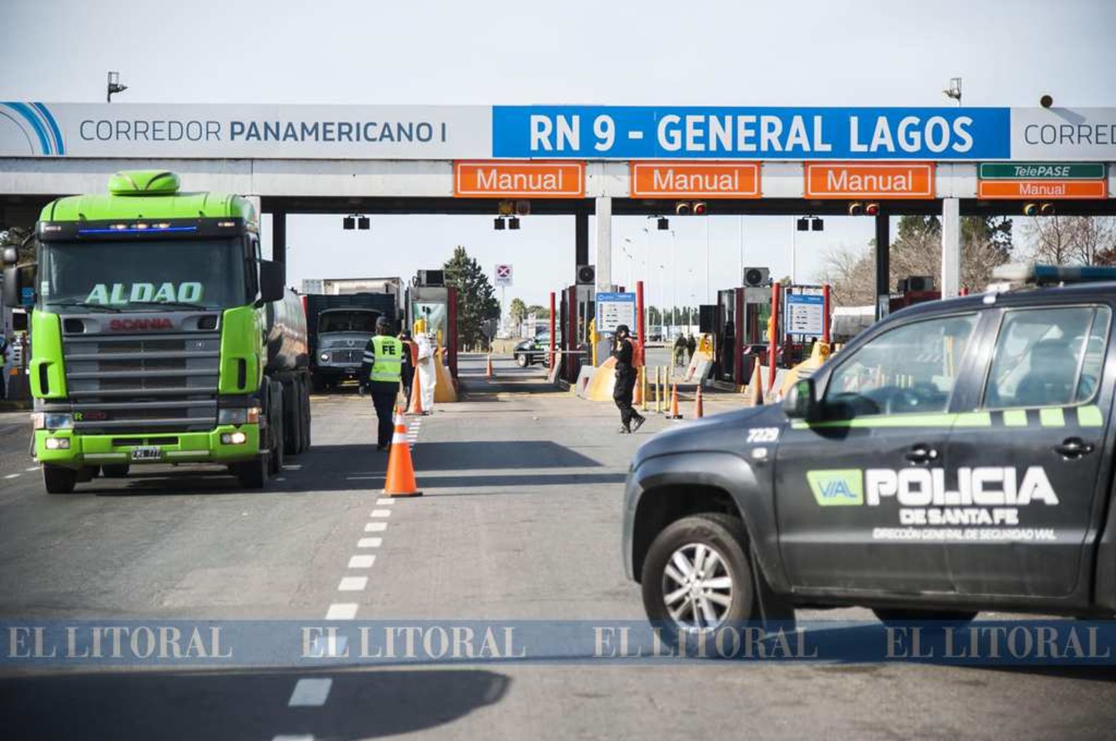 En el peaje de General Lagos, al sur de Rosario, a los controles que ya había se le sumó presentar el análisis negativo de coronavirus para quienes ingresan a Rosario.