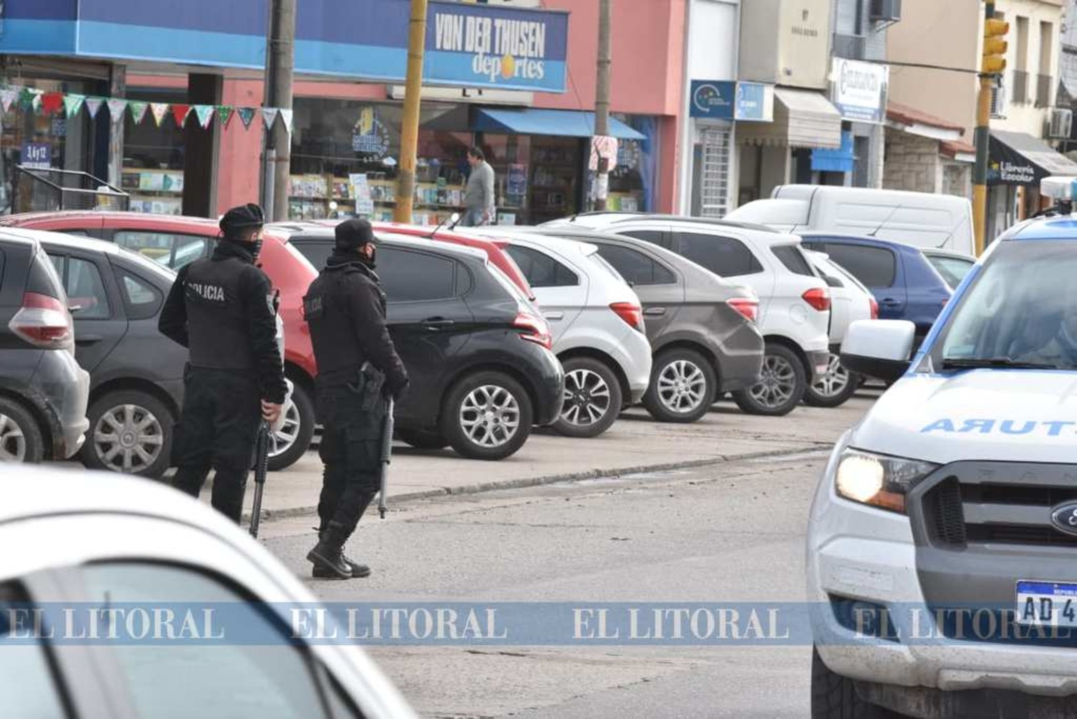 La modalidad de trabajo, de la policía de Santa Fe, para disminuir los robos es hacer operativos sorpresas en distintas zonas y horarios.