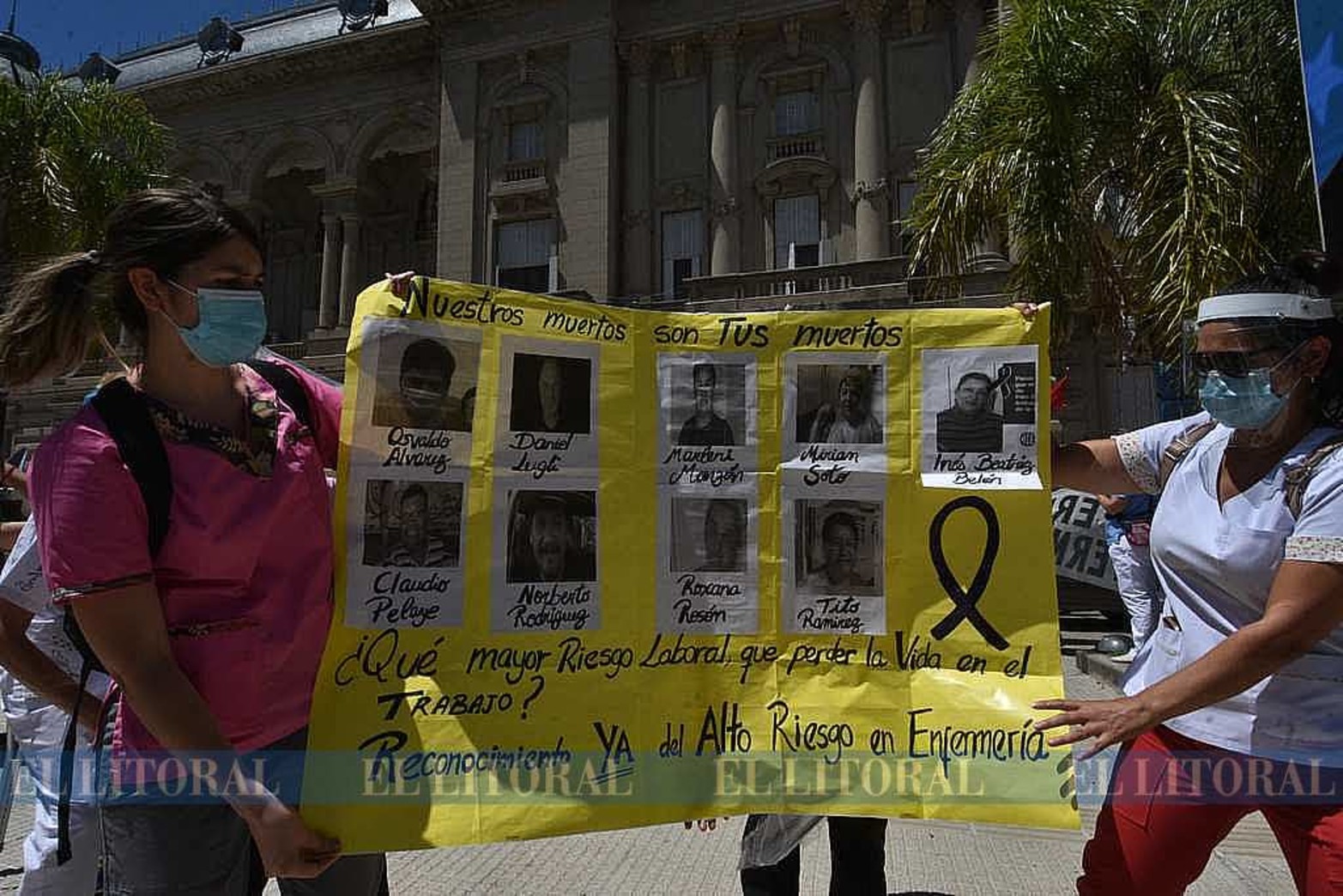 Enfermeros de toda la provincia, una vez más, reclamaron al Poder Ejecutivo que reglamente el Artículo 25 de la ley 12.501 que los reconoce como "personal de alto riesgo".