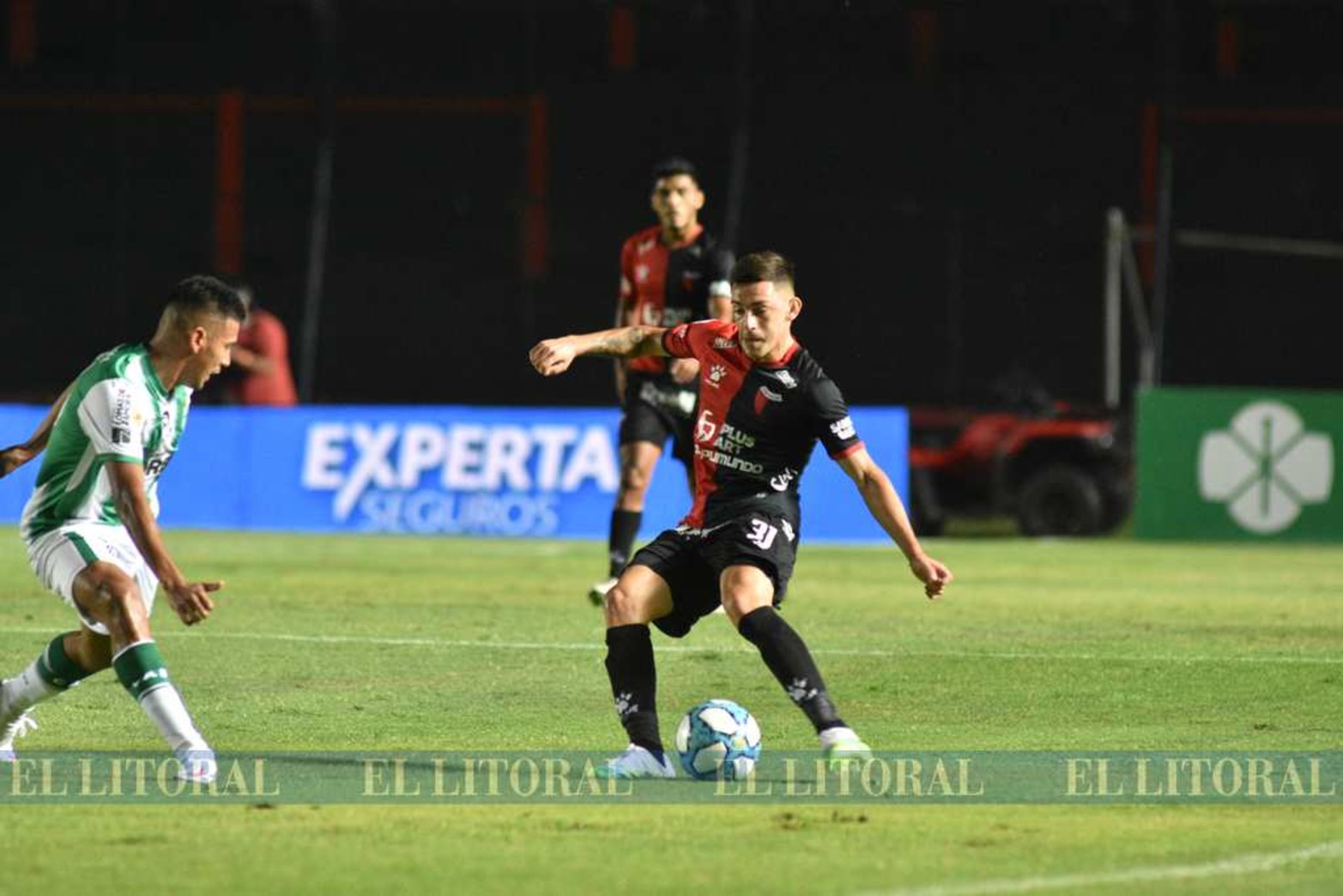 Banfield le ganó a Colón y lo dejó fuera de toda chance de pelear por un lugar en la final que otorga un lugar para la Copa Libertadores.