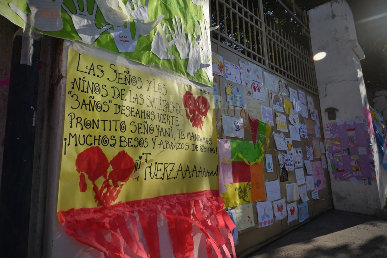 Se trata de Yanina Primón, del Complejo Educativo IES. Está internada en el Cullen desde hace una semana. Su estado es delicado.