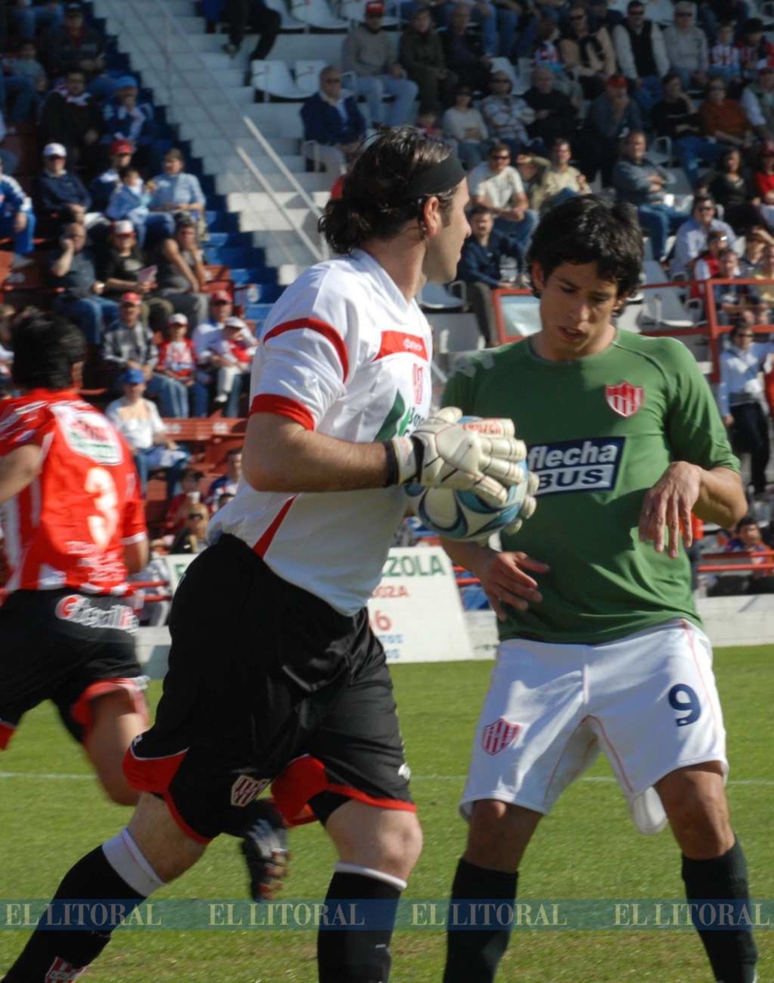 Un juvenil y un mayor. Fernando Marquez reemplazo a Claudio Guerra aquel partido. Laureano Tombolini era el arquero de Instituto.