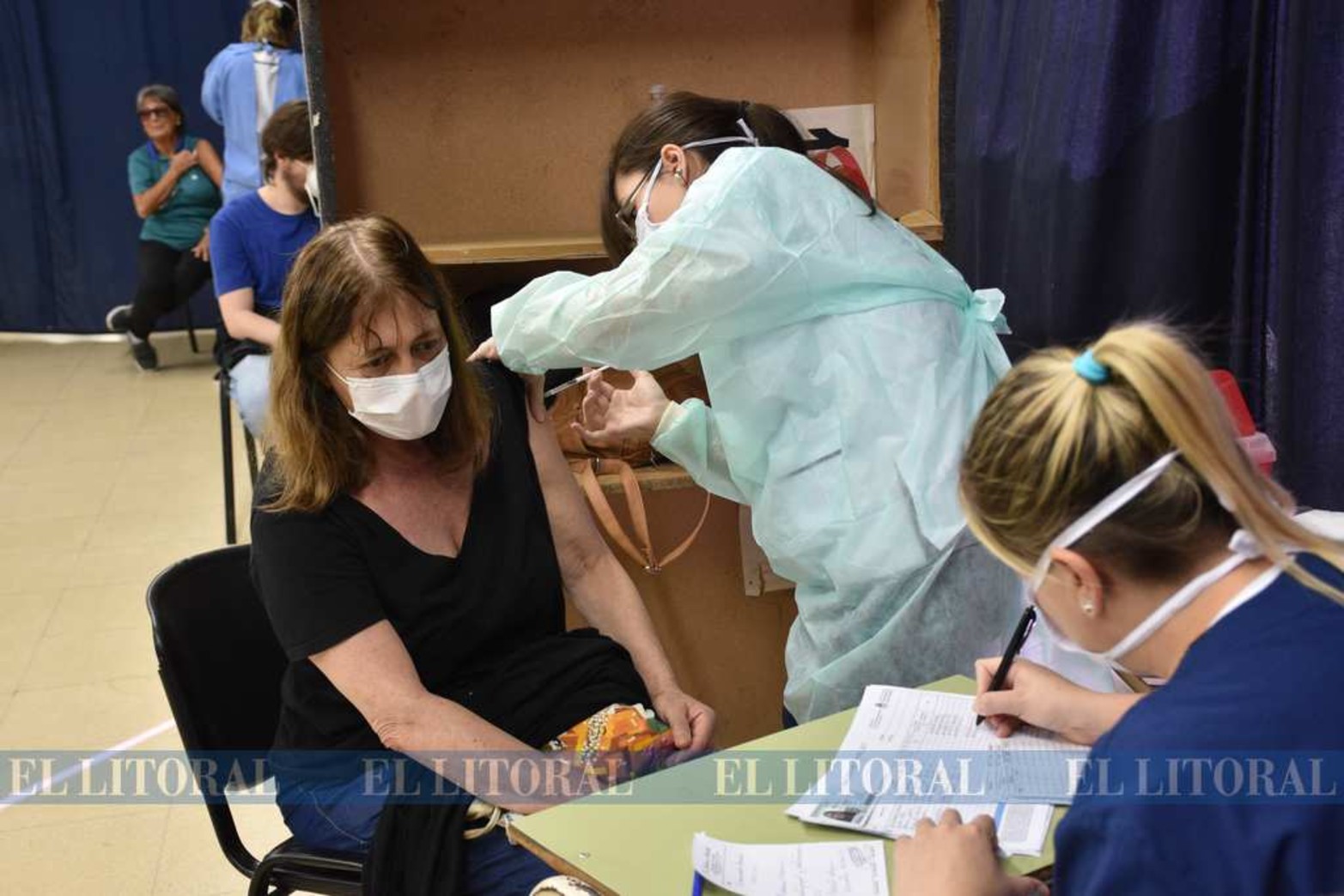 Vacunación a adultos mayores en UPCN