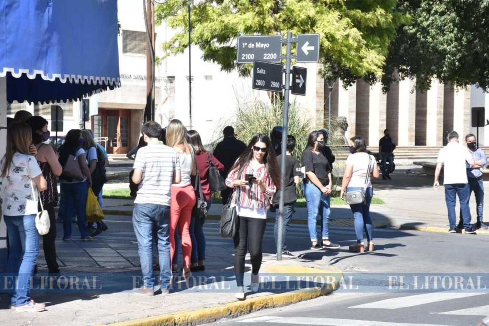 Un llamado al teléfono de emergencia 911 se advirtió que había una bomba en uno de los baños.