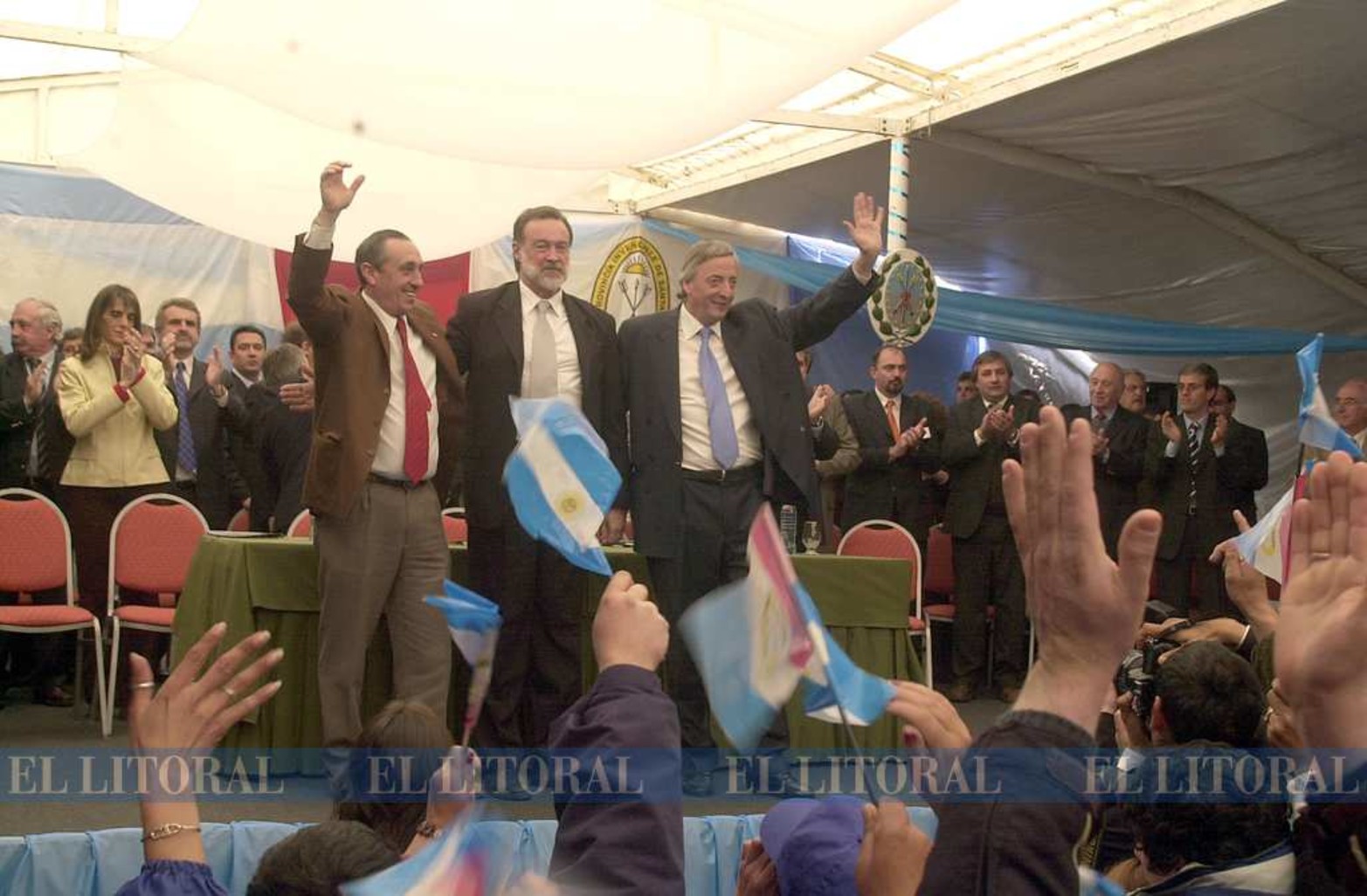 En marzo de 2007, Néstor Kirchner llegó y anunció el puente Santa Fe - Santo Tomé.