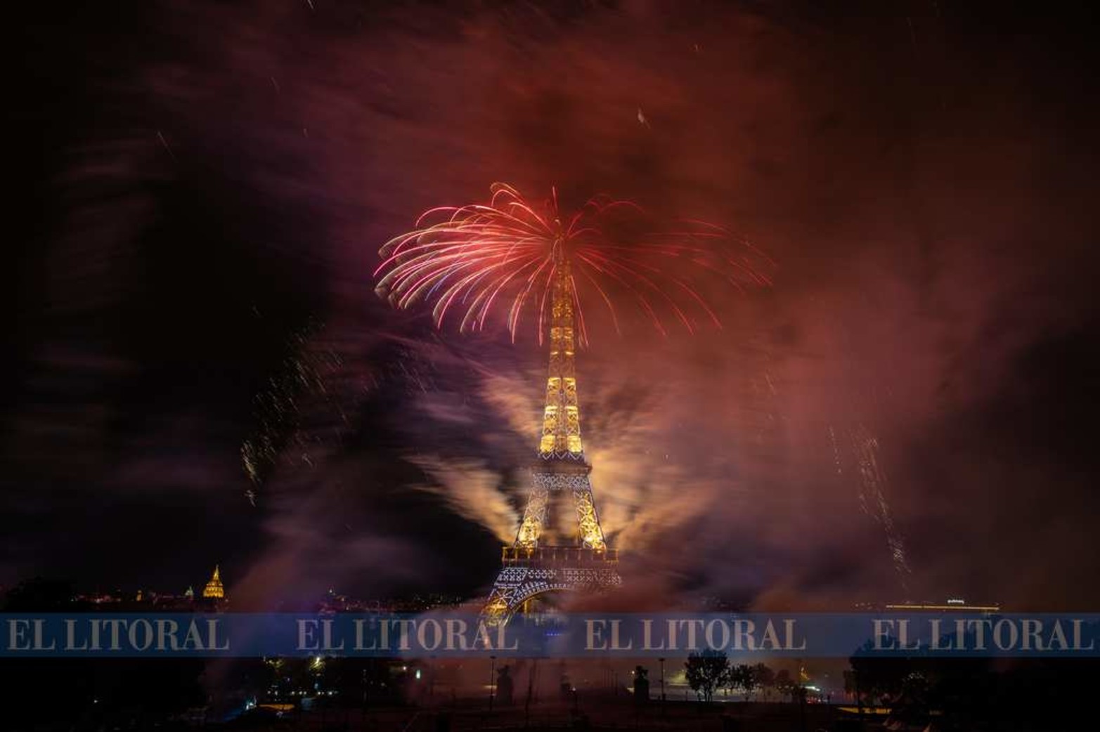 El día nacional de Francia, celebrado ayer 14 de julio,fue instituido por ley en 1880 para conmemorar la toma de la Bastilla del 14 de julio de 1789, símbolo del fin de la monarquía absoluta, y la Fiesta de la Federación del mismo día de 1790, símbolo de la unión de la nación francesa.