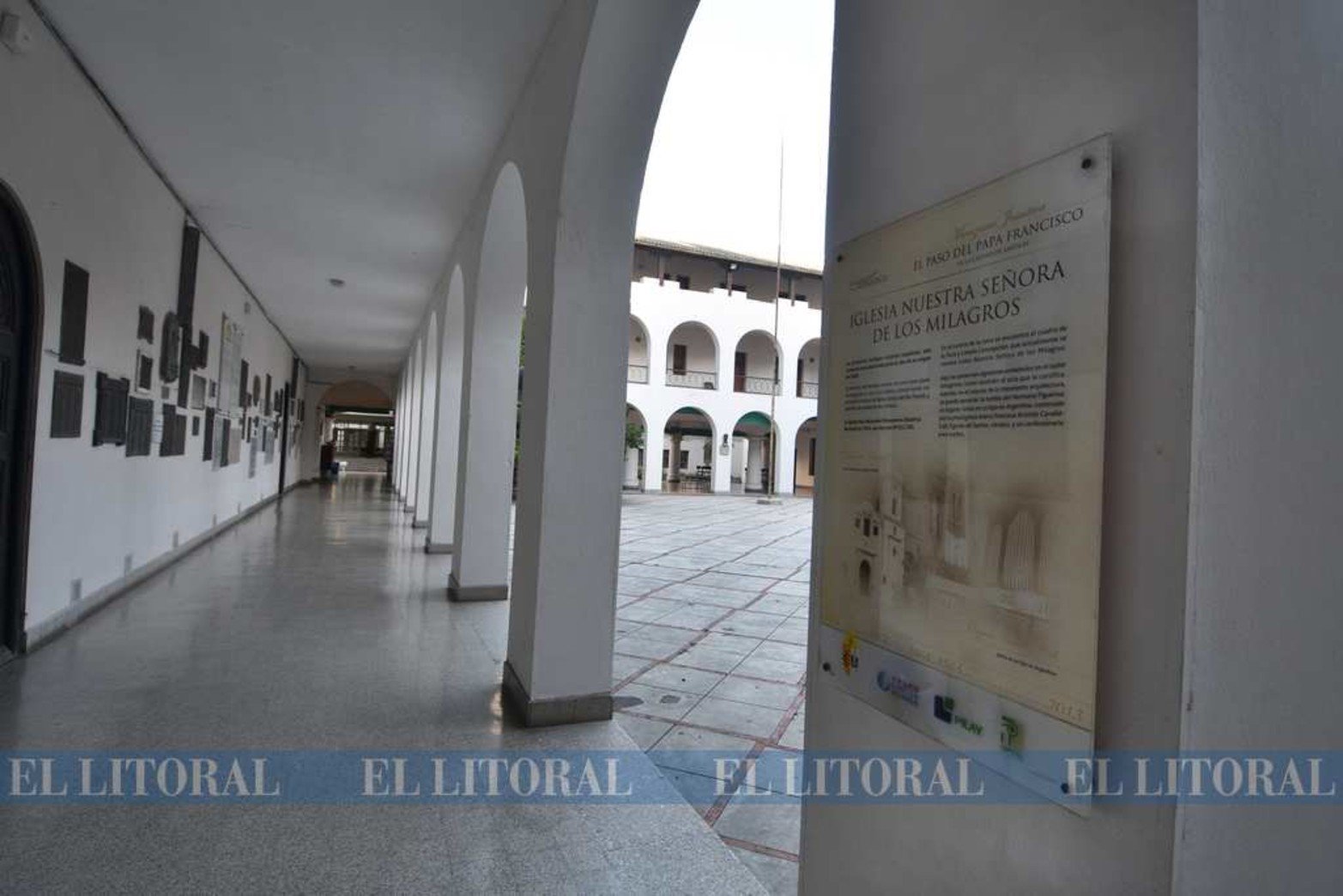 Cómo era la Plaza de Mayo a mediados del 1600, el cuadro de la Virgen que "sudó", la incógnita por el número de la habitación donde se alojó Jorge Bergoglio en el Colegio Inmaculada. Una recorrida por el casco histórico y la Manzana Jesuítica que desanda a una capital llena de misterios.