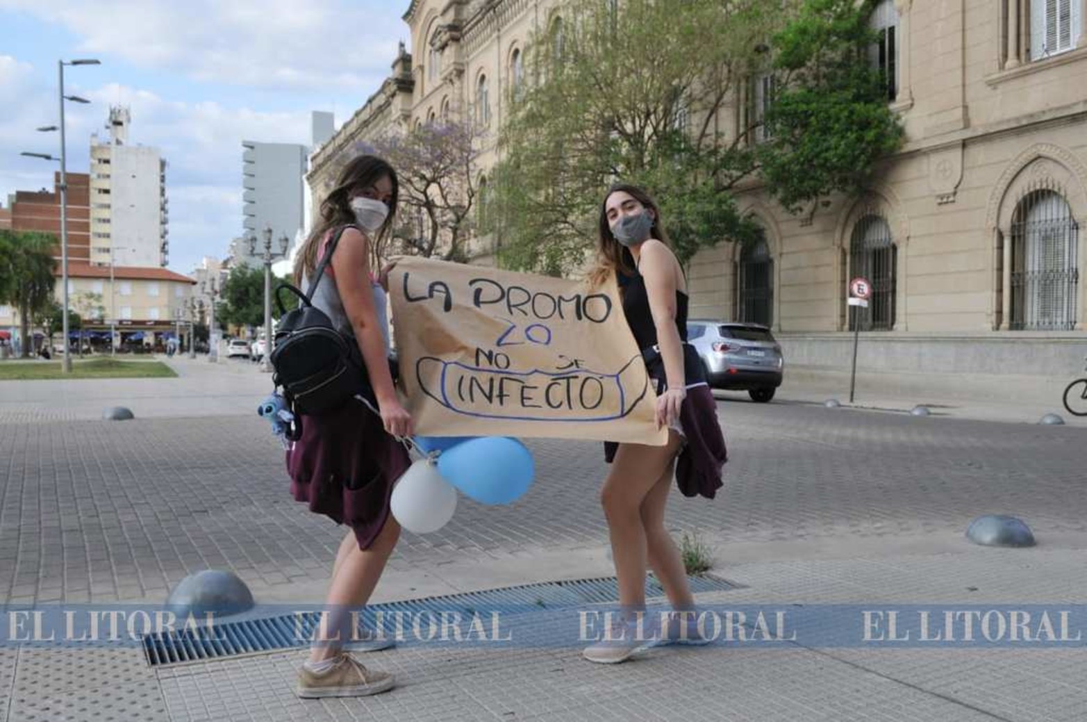 La protesta en Santa Fe. El pedido es que los grados que finalizan puedan ir las últimas semanas.