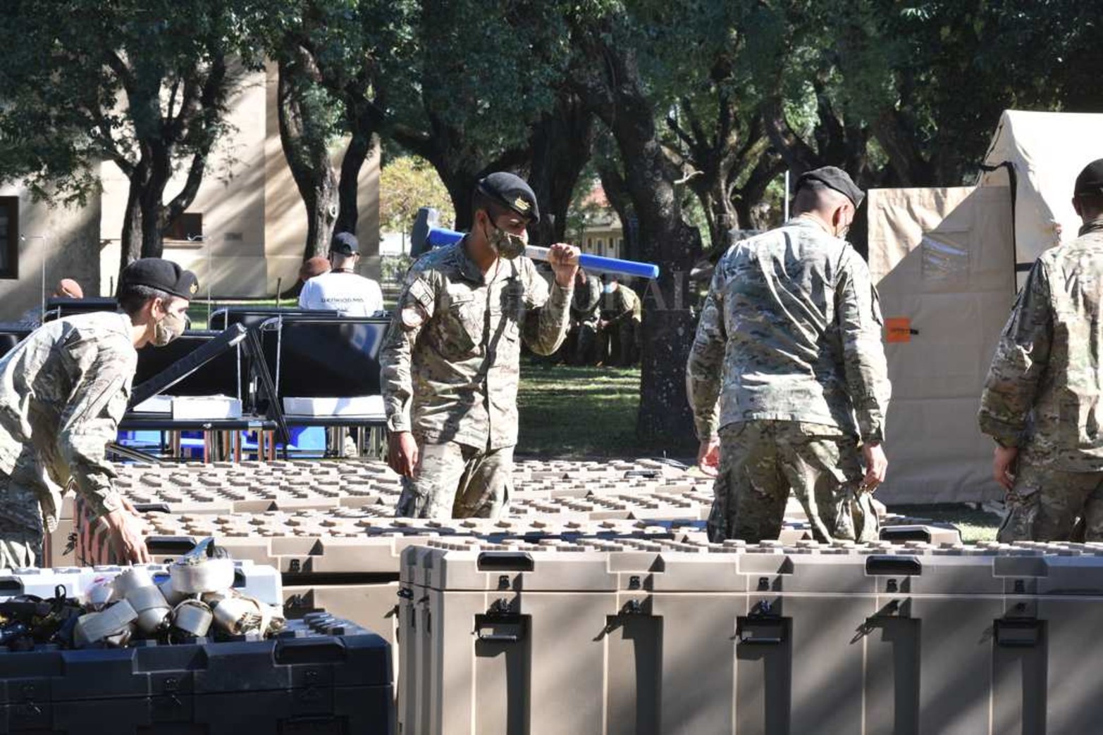 El hospital militar móvil llegó como una donación al país. Tiene capacidad para 40 camas de internación media.