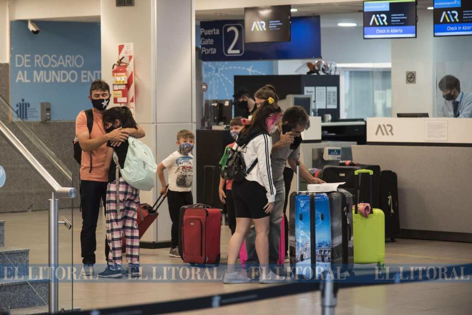 El Aeropuerto Internacional Rosario "Islas Malvinas" también comenzó con vuelos regulares hacia Buenos Aires.